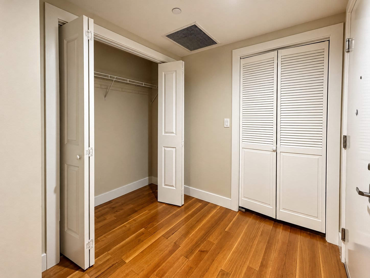 321 Hammond Pond Pkwy # 103 Property Photo 28