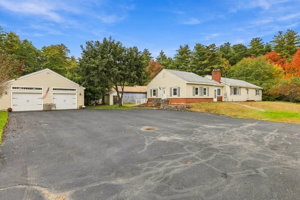 6 Oakhurst Street Property Photo 2