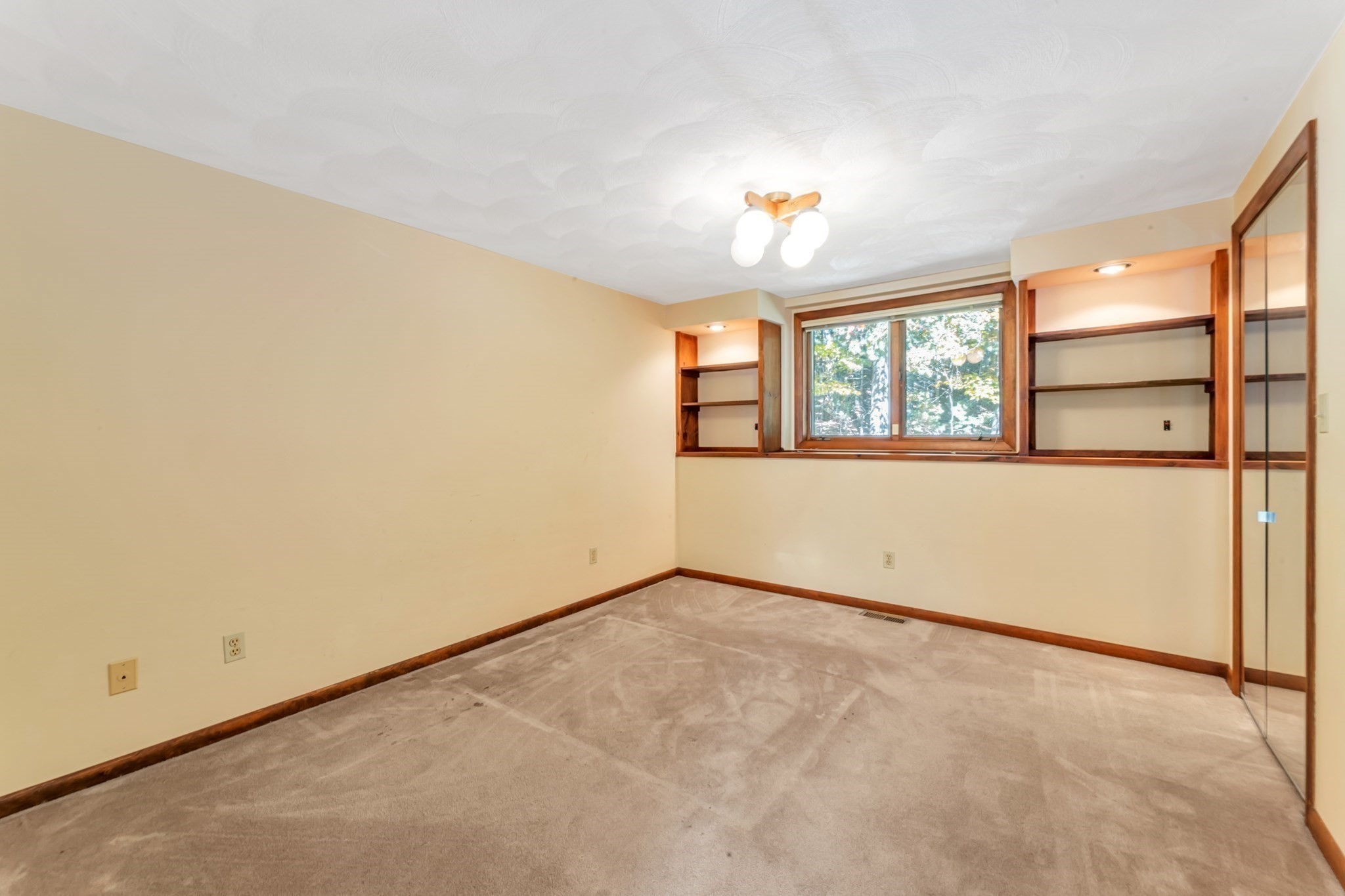 77 Woodward Ln Property Photo 22