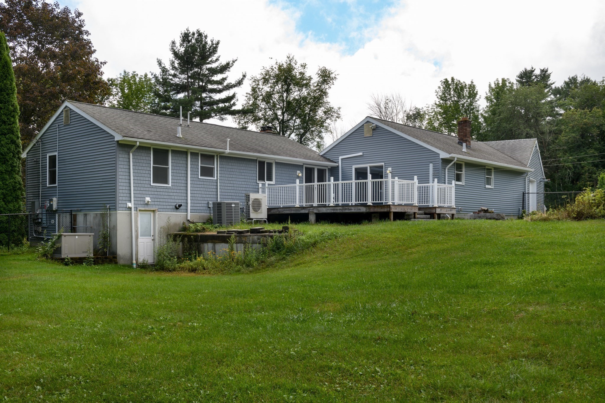 442 Rawson Street Property Photo 4