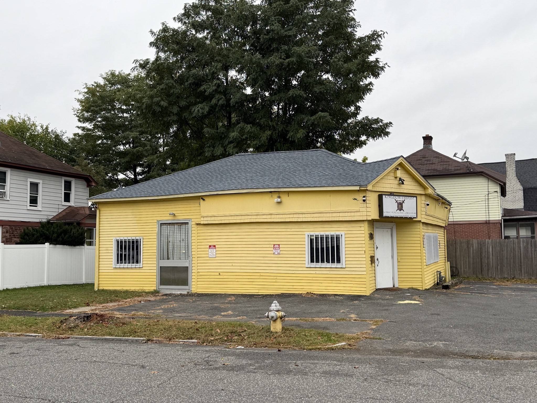 1196 St James Ave Property Photo 3