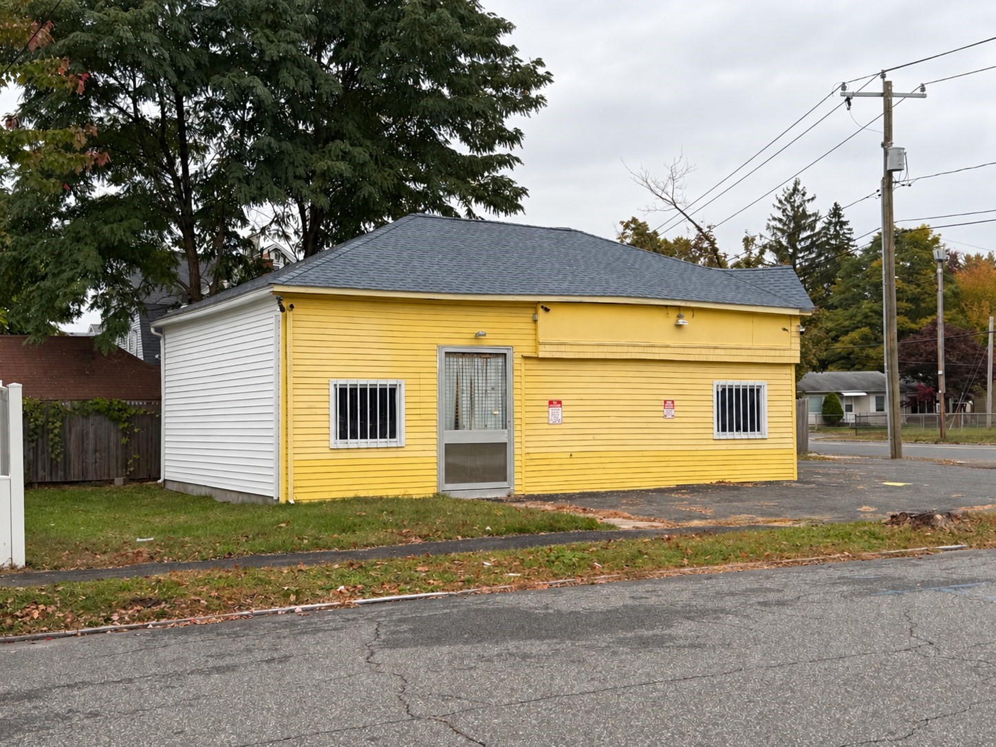 1196 St James Ave Property Photo 4