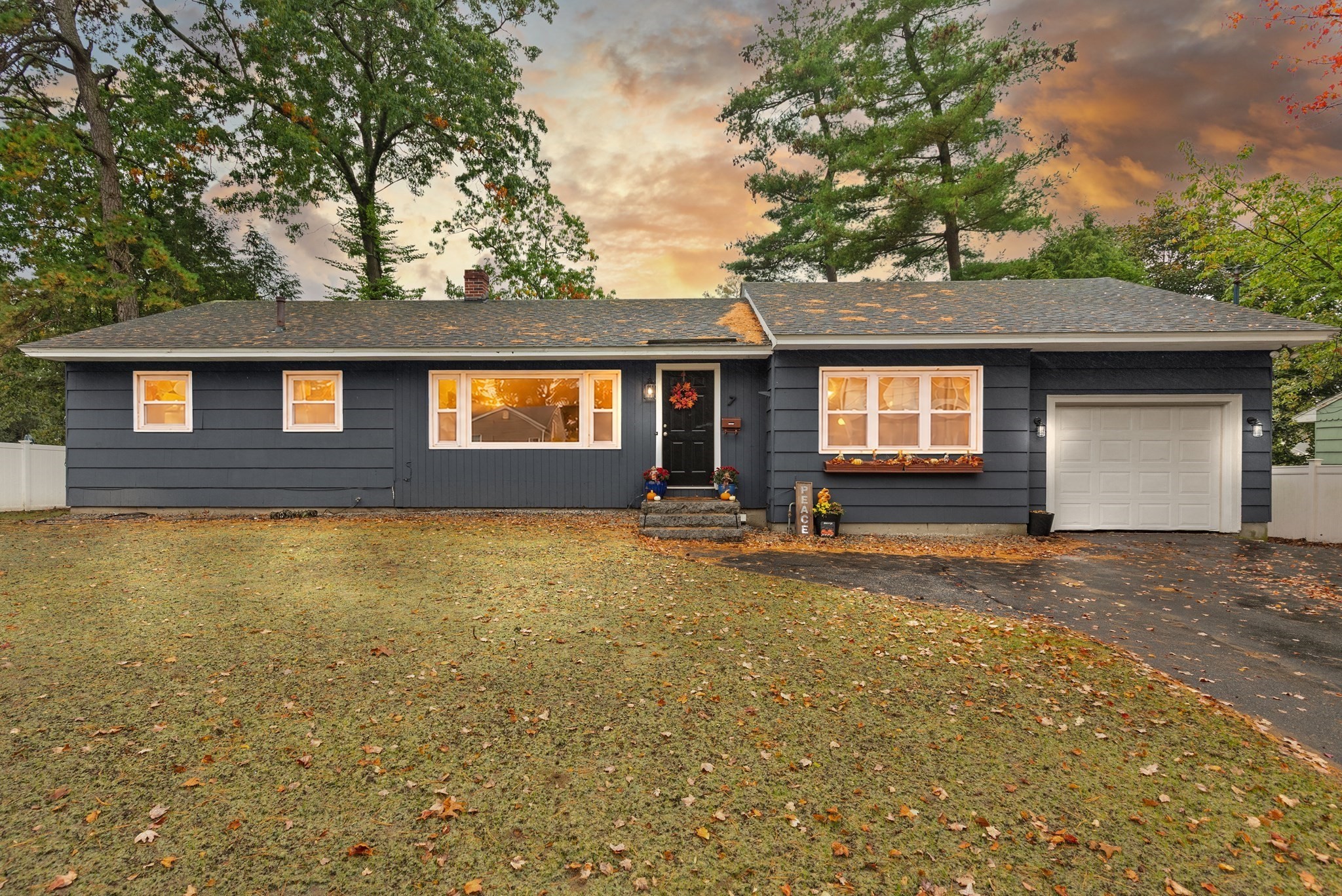 7 Moonbeam Ave. Property Photo 1