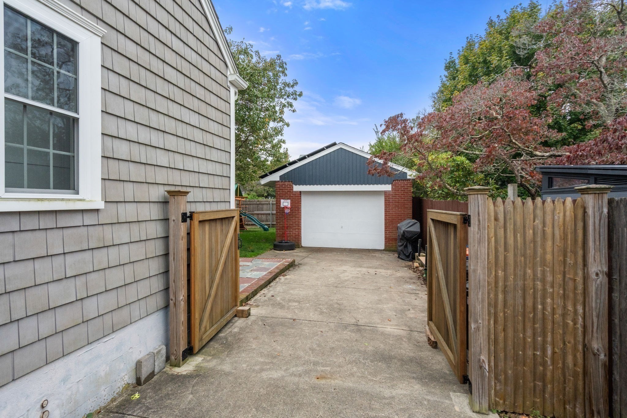 519 Kirby Street Property Photo 33