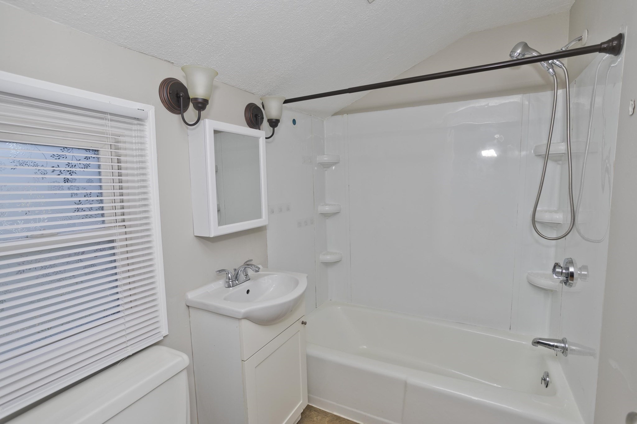 5-7 Ellen St Property Photo 14