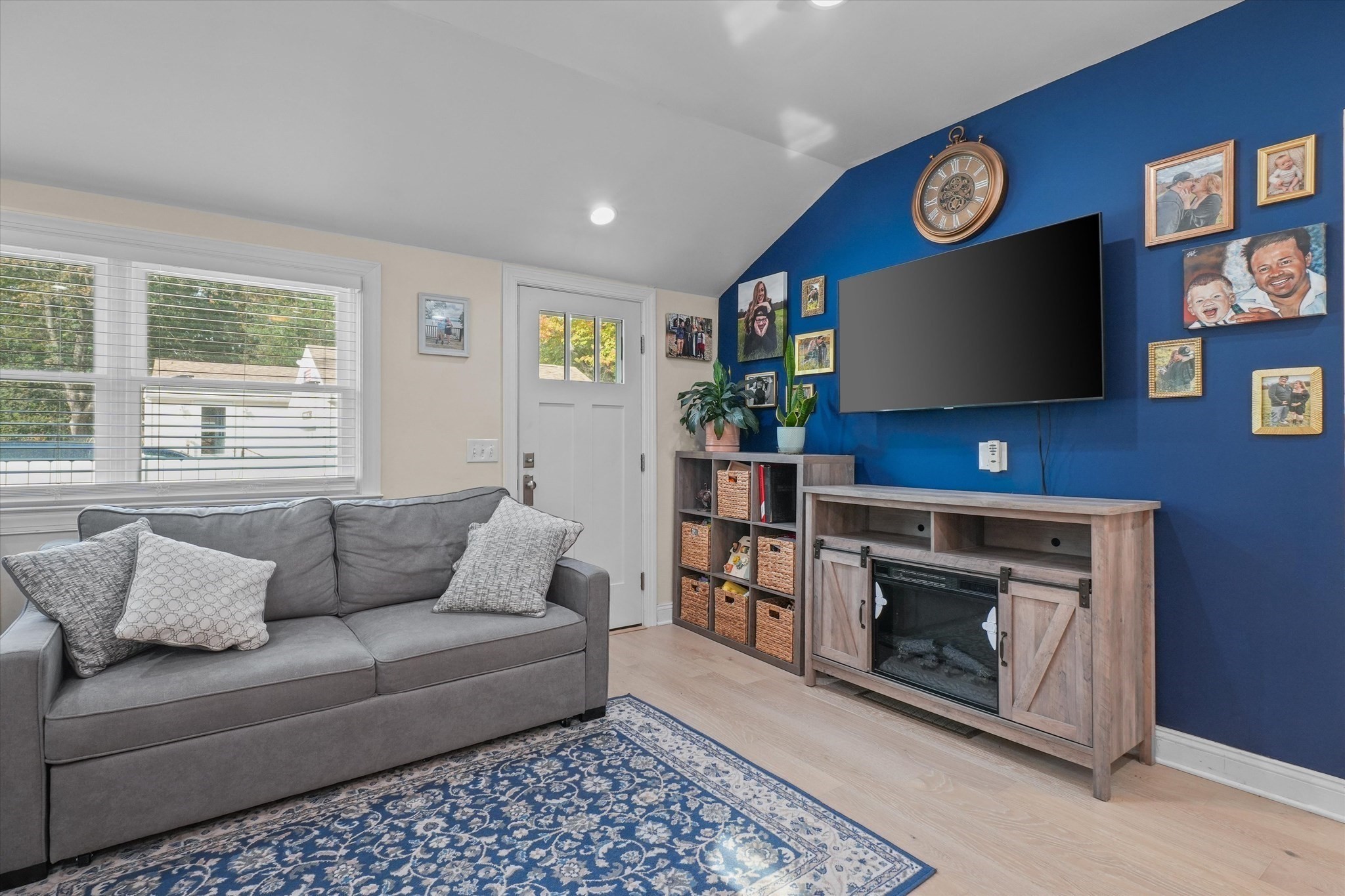 2 Burnside Lane Property Photo 9