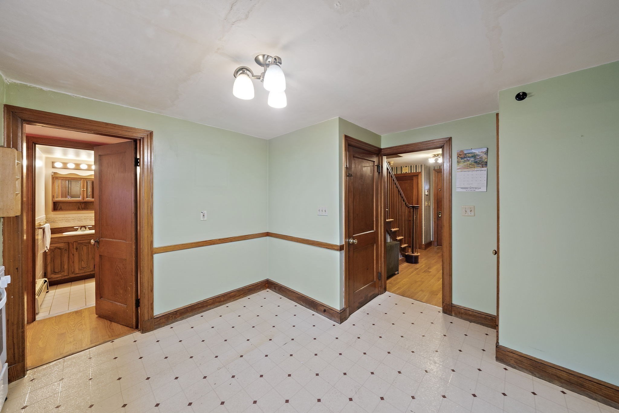50 Lyons St Property Photo 8