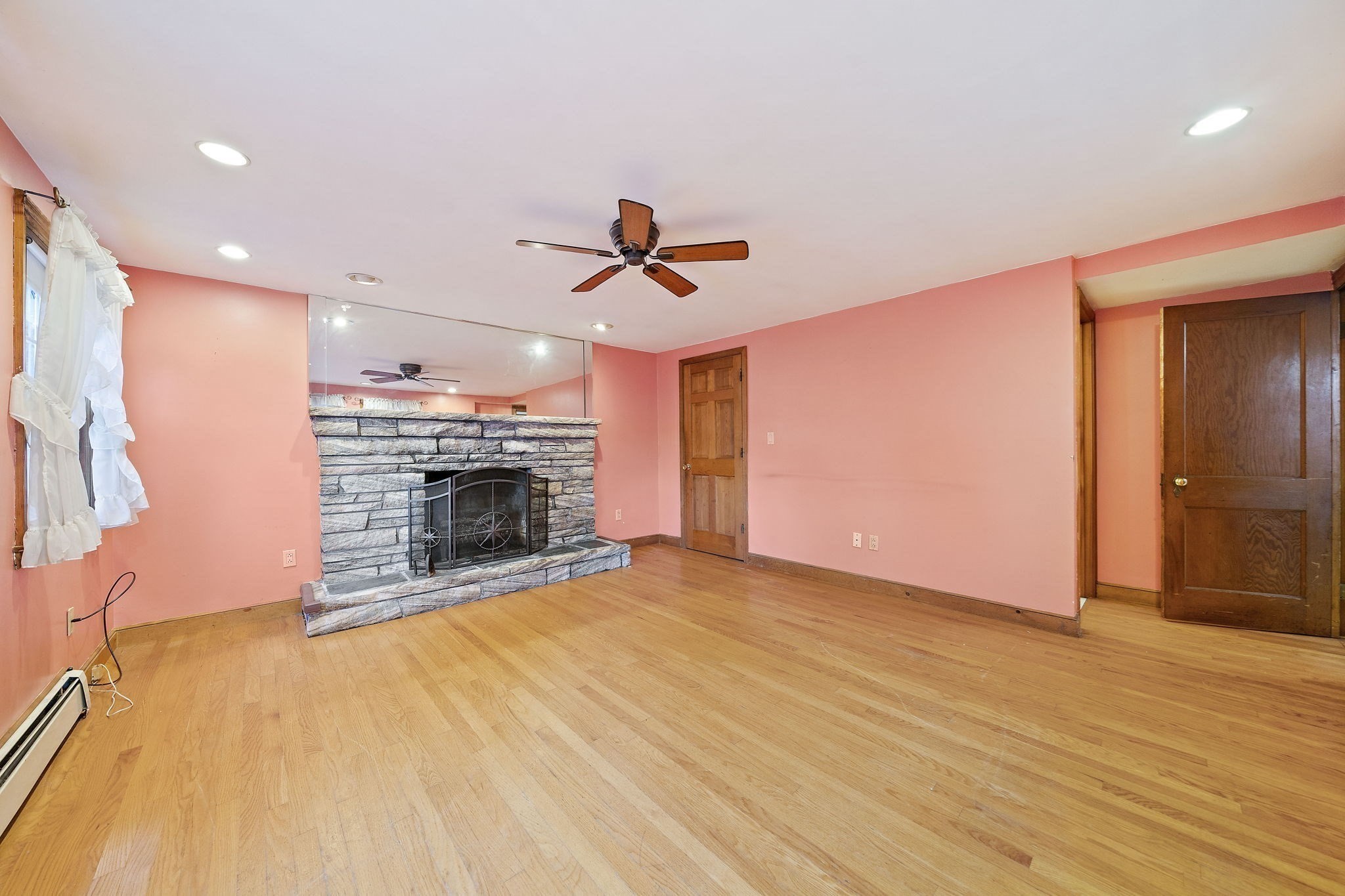 50 Lyons St Property Photo 16
