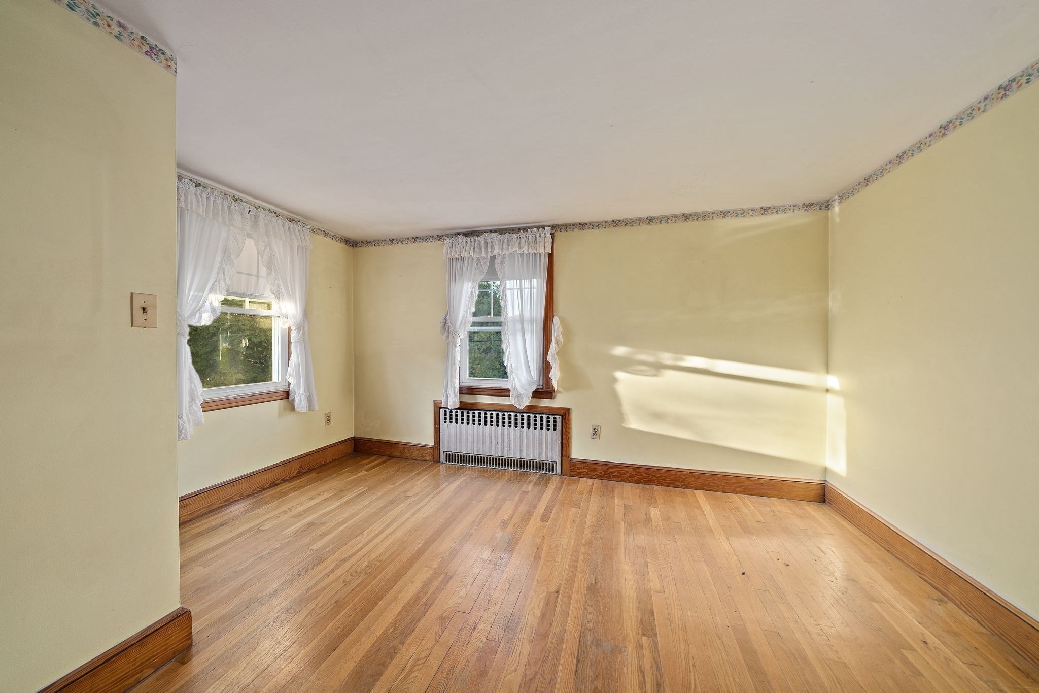 50 Lyons St Property Photo 23