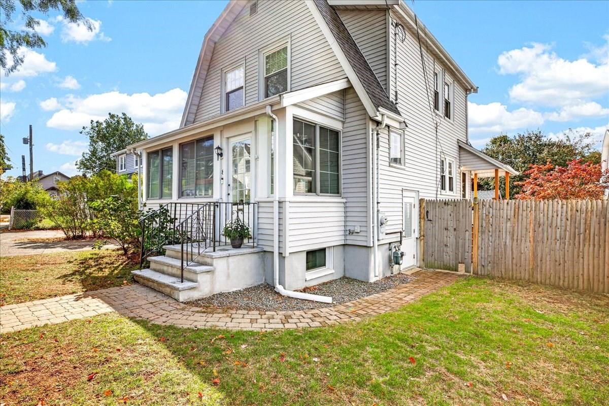 8 Sunnyside Rd Property Photo 3