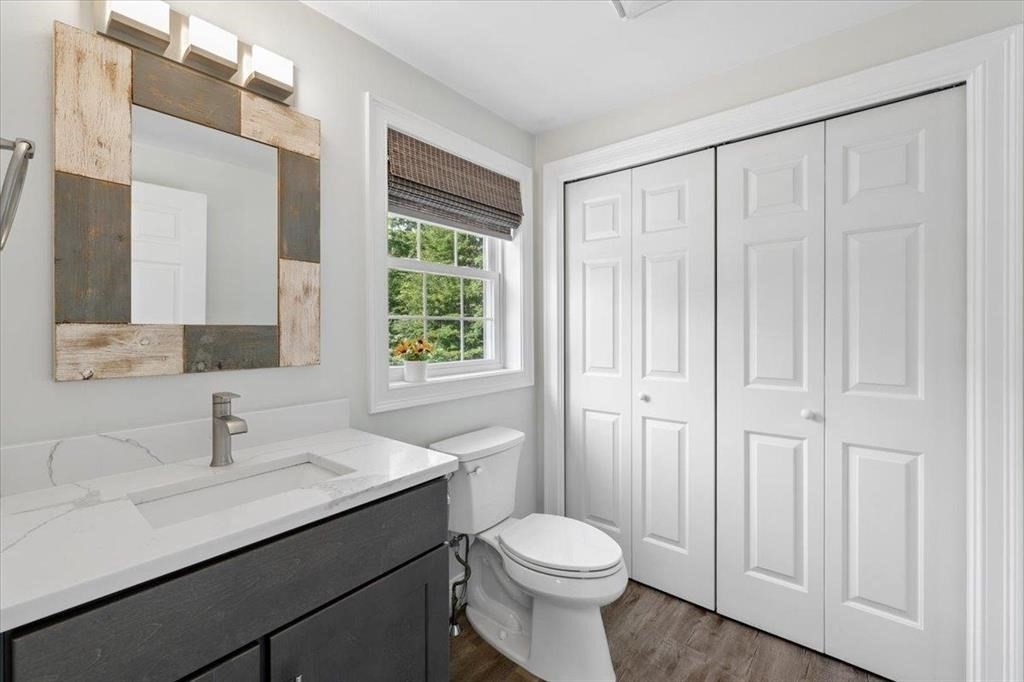 110 Middle Rd Property Photo 19