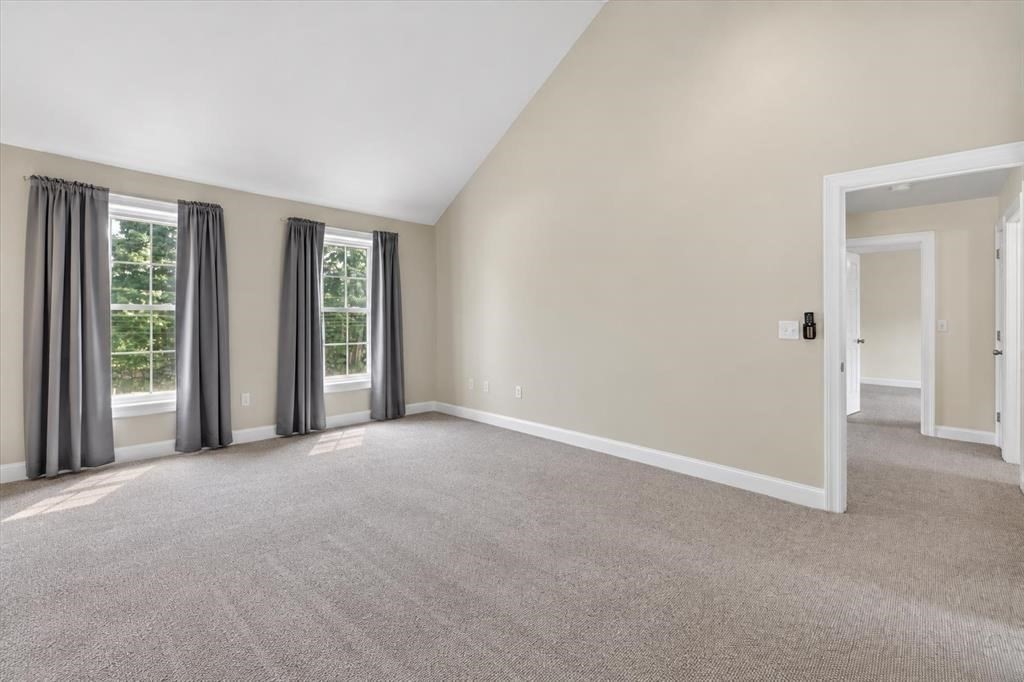 110 Middle Rd Property Photo 30