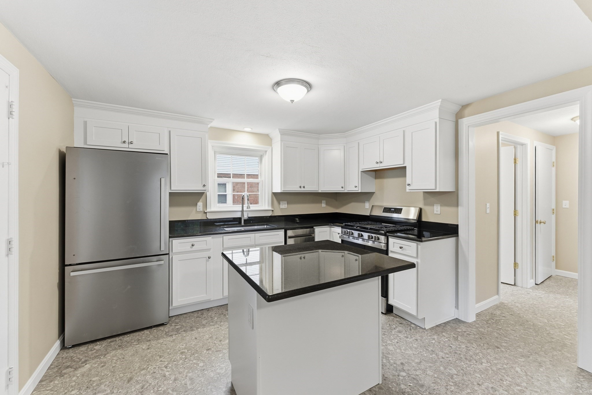 6 Bennington St Property Photo 3