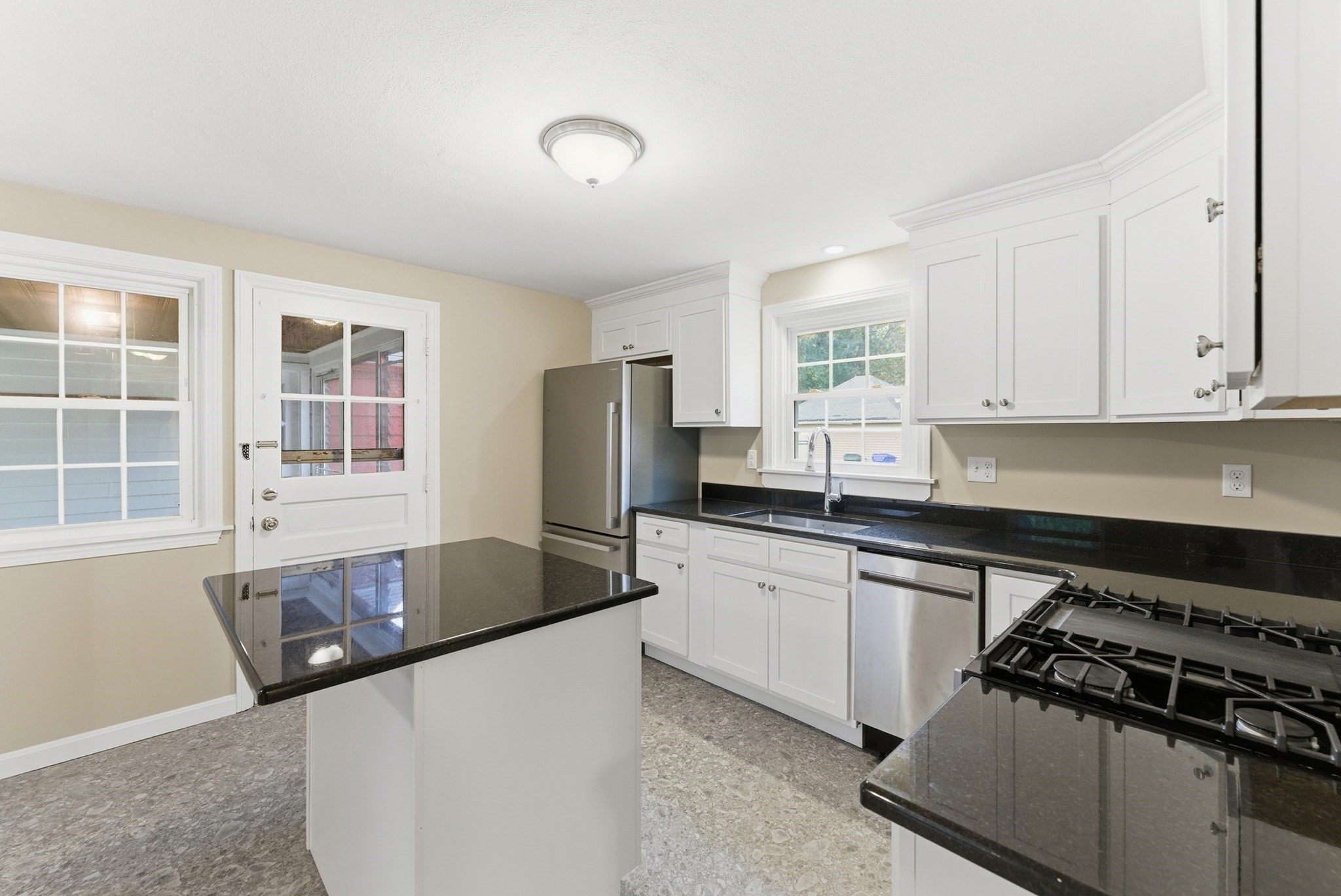 6 Bennington St Property Photo 5