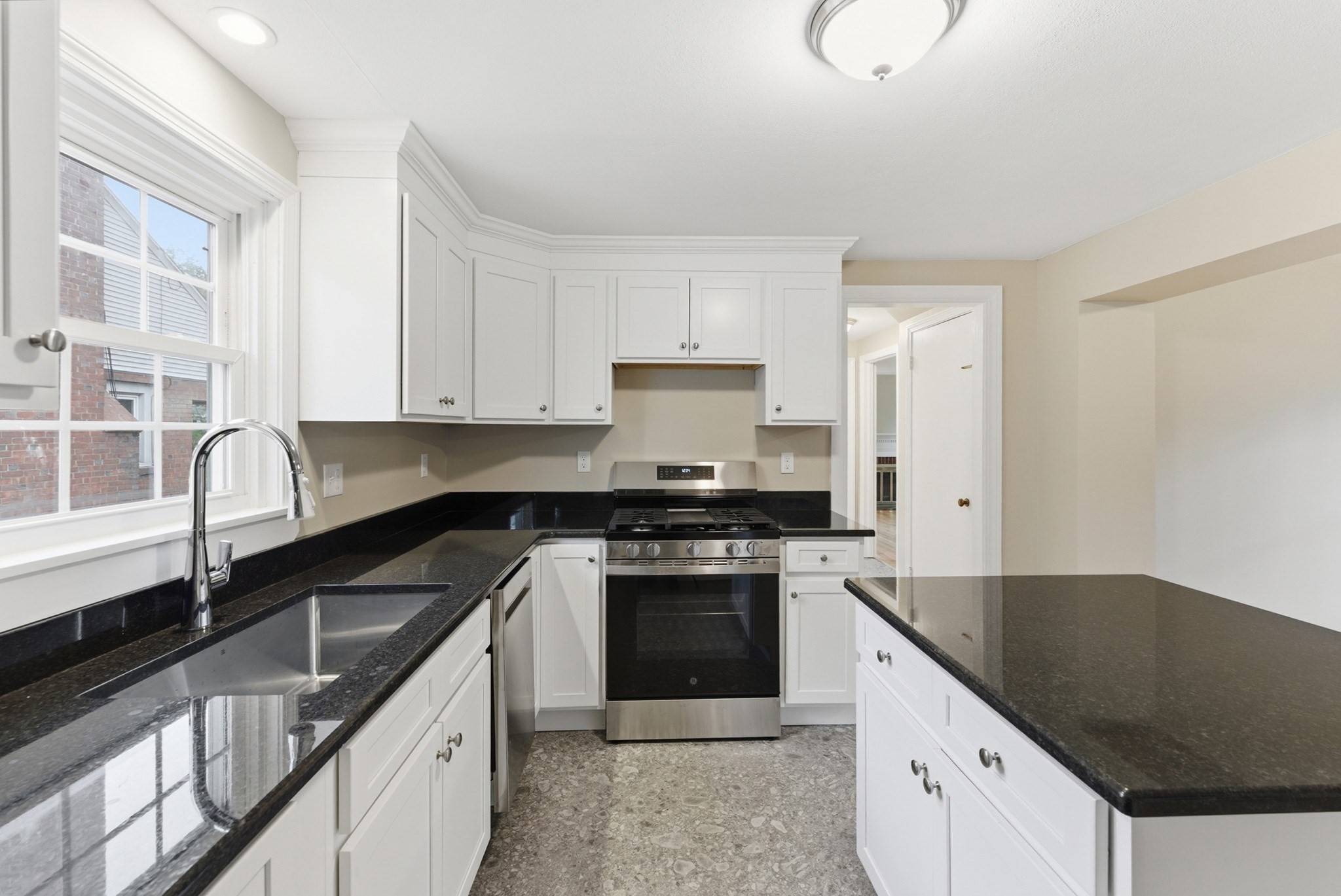 6 Bennington St Property Photo 7
