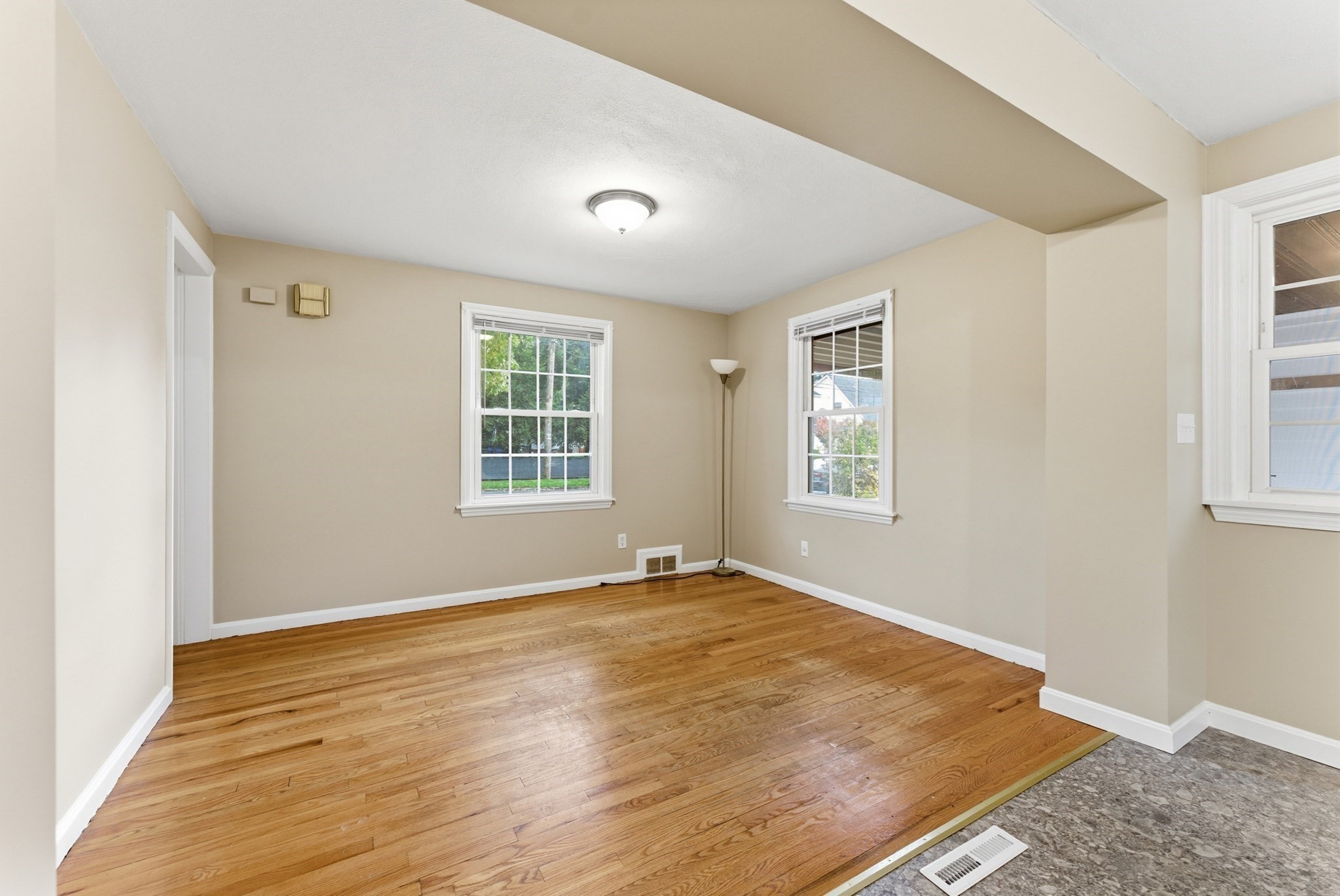 6 Bennington St Property Photo 9