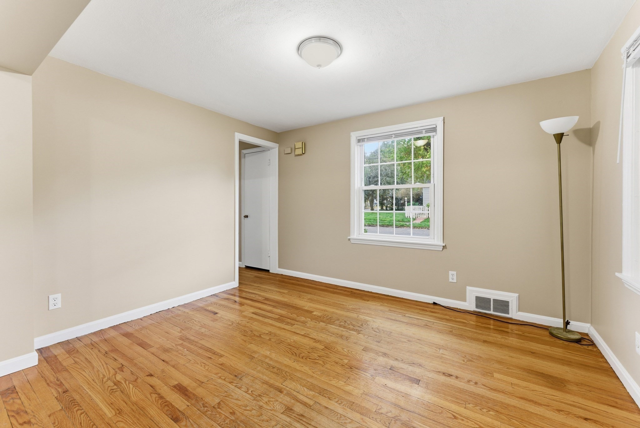 6 Bennington St Property Photo 10