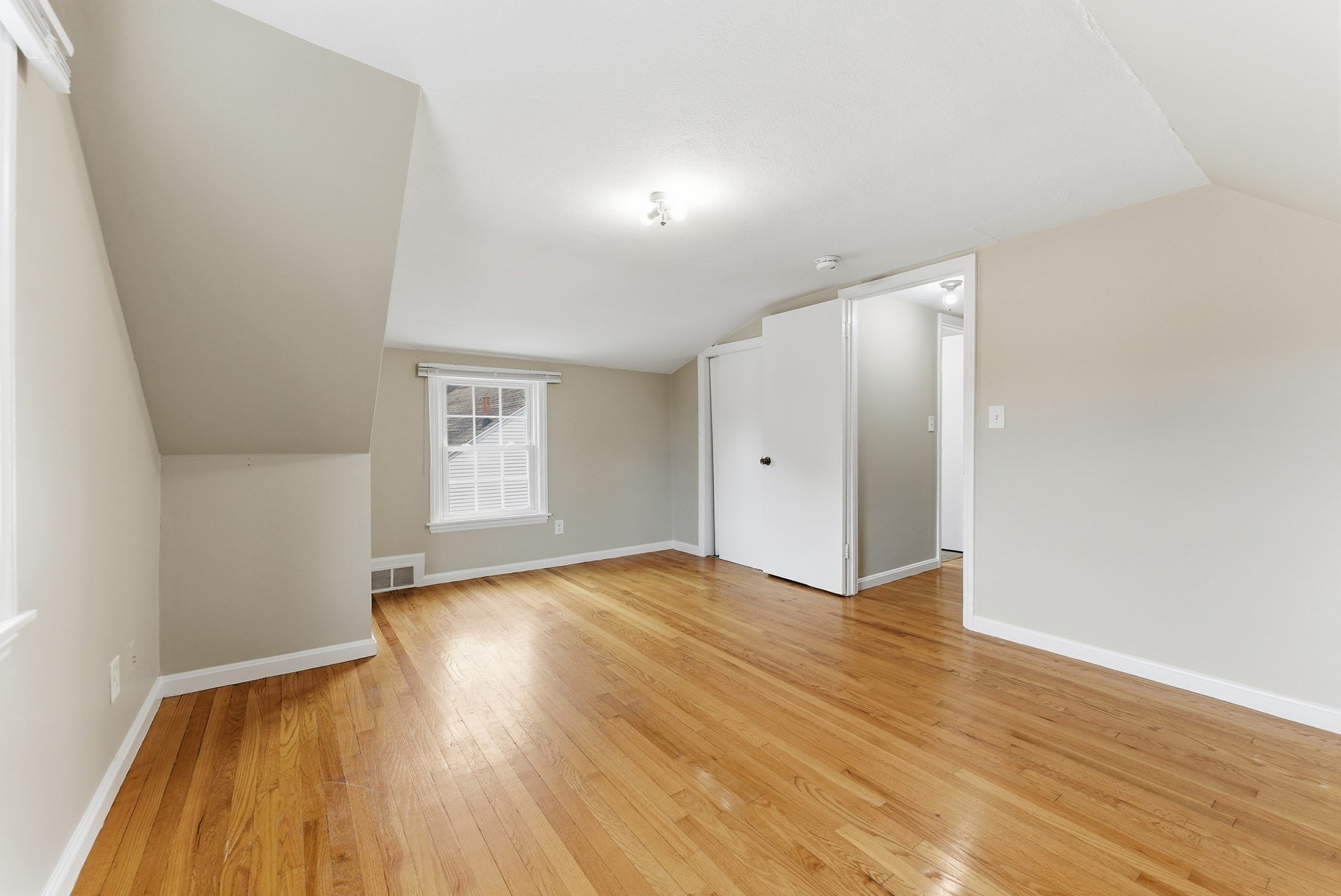 6 Bennington St Property Photo 27