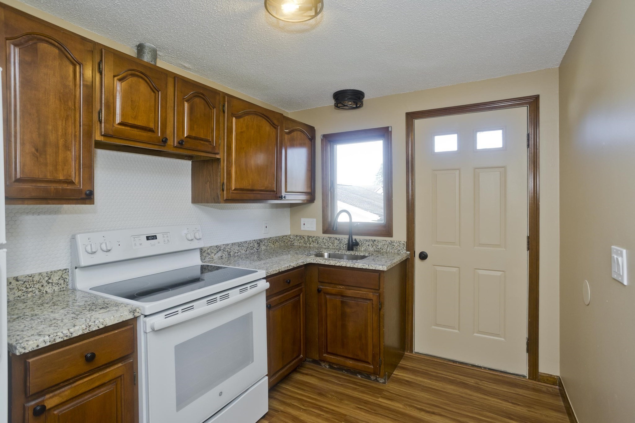 92 Truro Street # B Property Photo 9