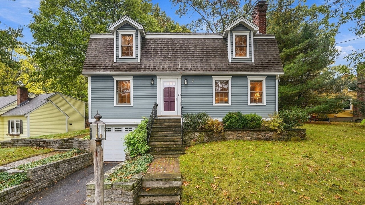 28 Ledgelawn Ave Property Photo 1