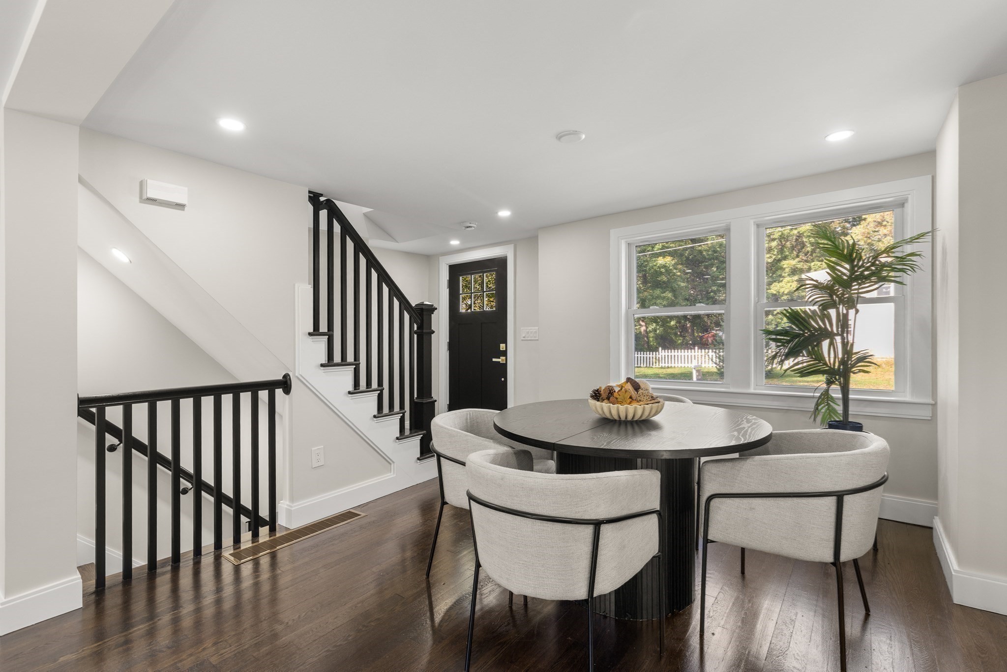 9 Essex Road Property Photo 12