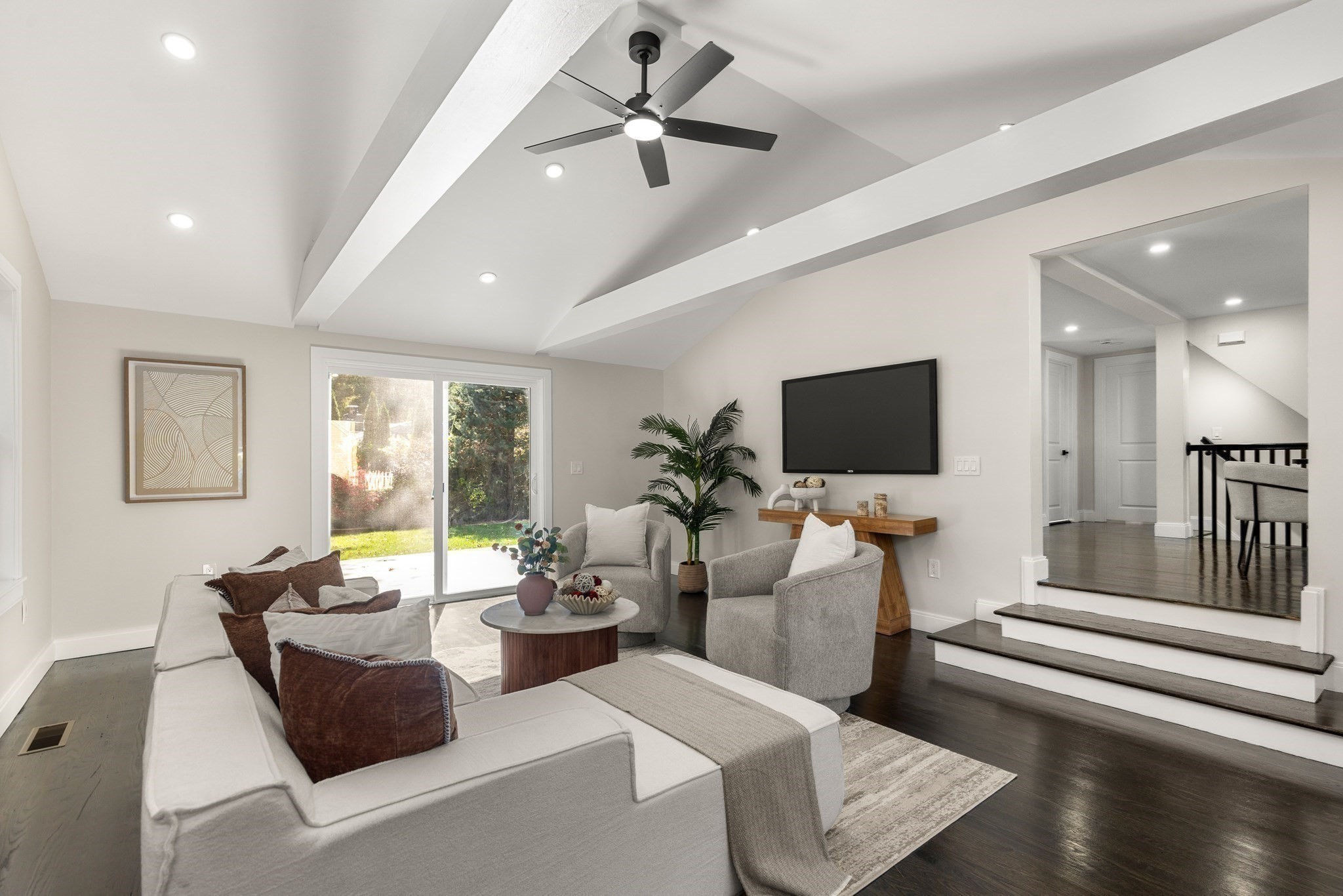 9 Essex Road Property Photo 16