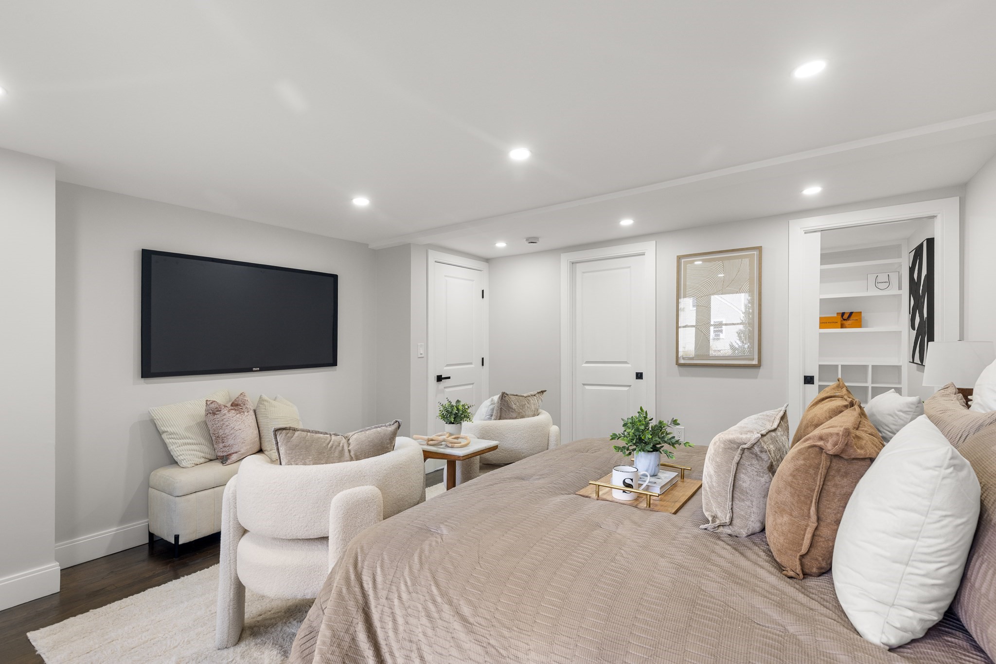 9 Essex Road Property Photo 23