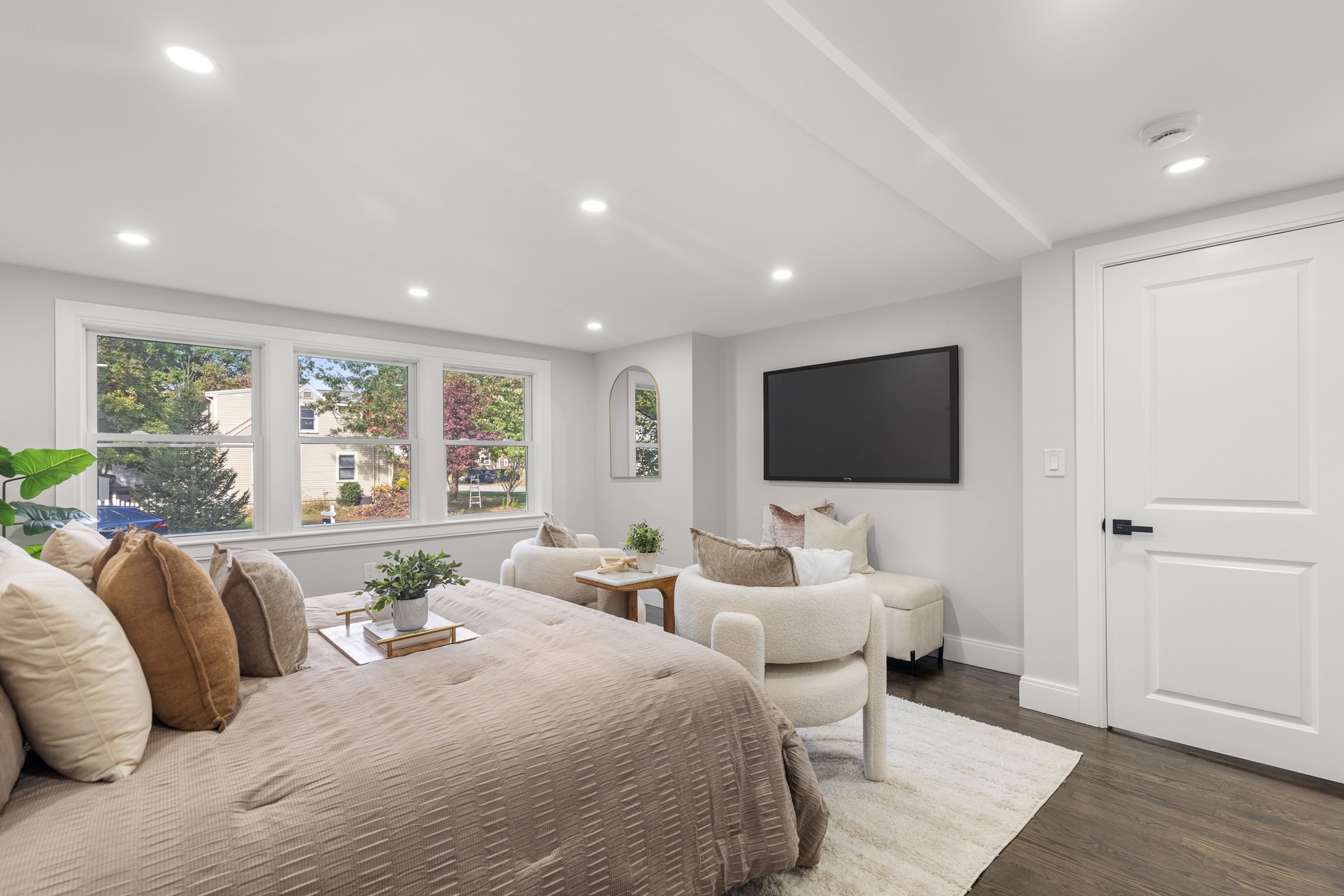 9 Essex Road Property Photo 24