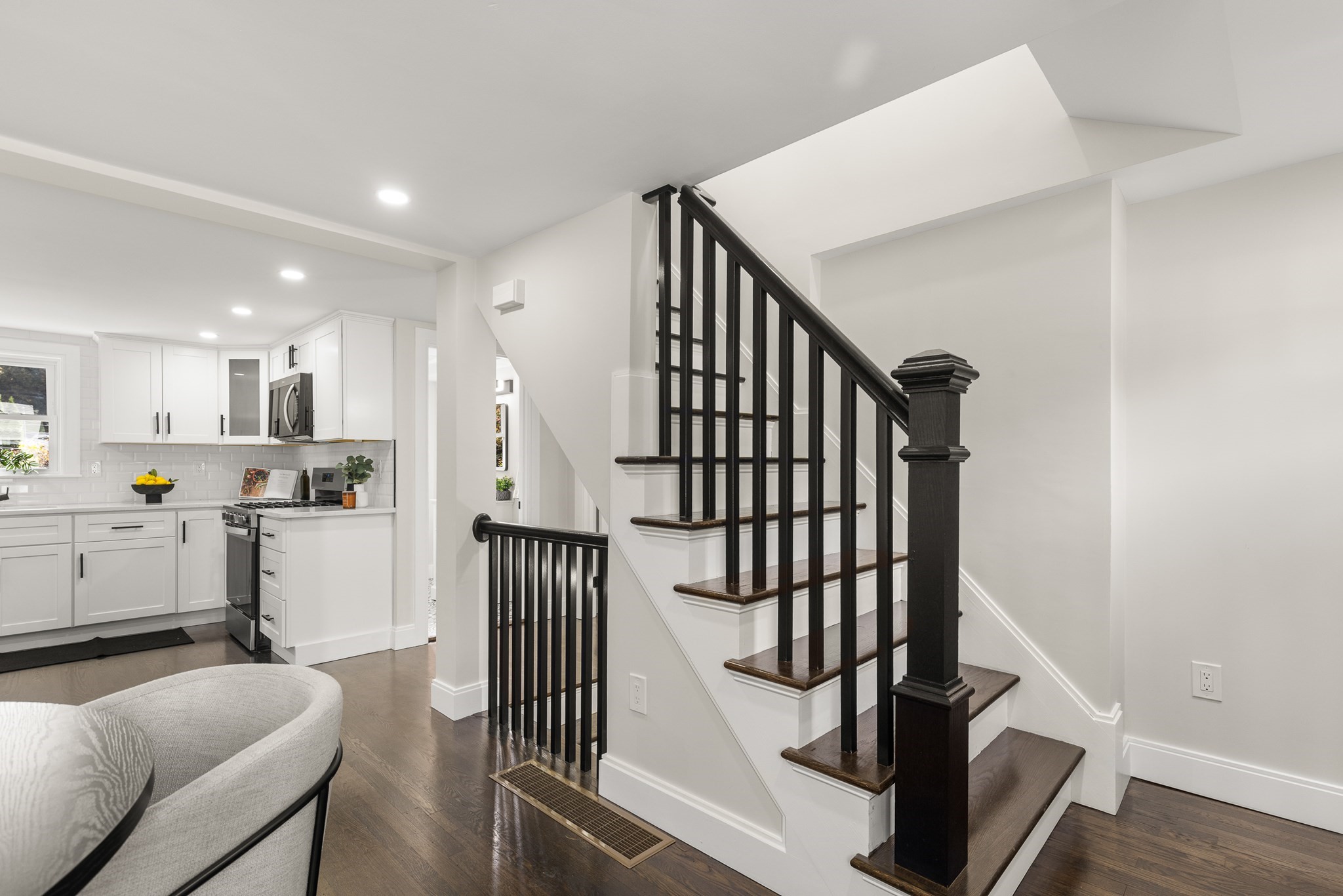 9 Essex Road Property Photo 28