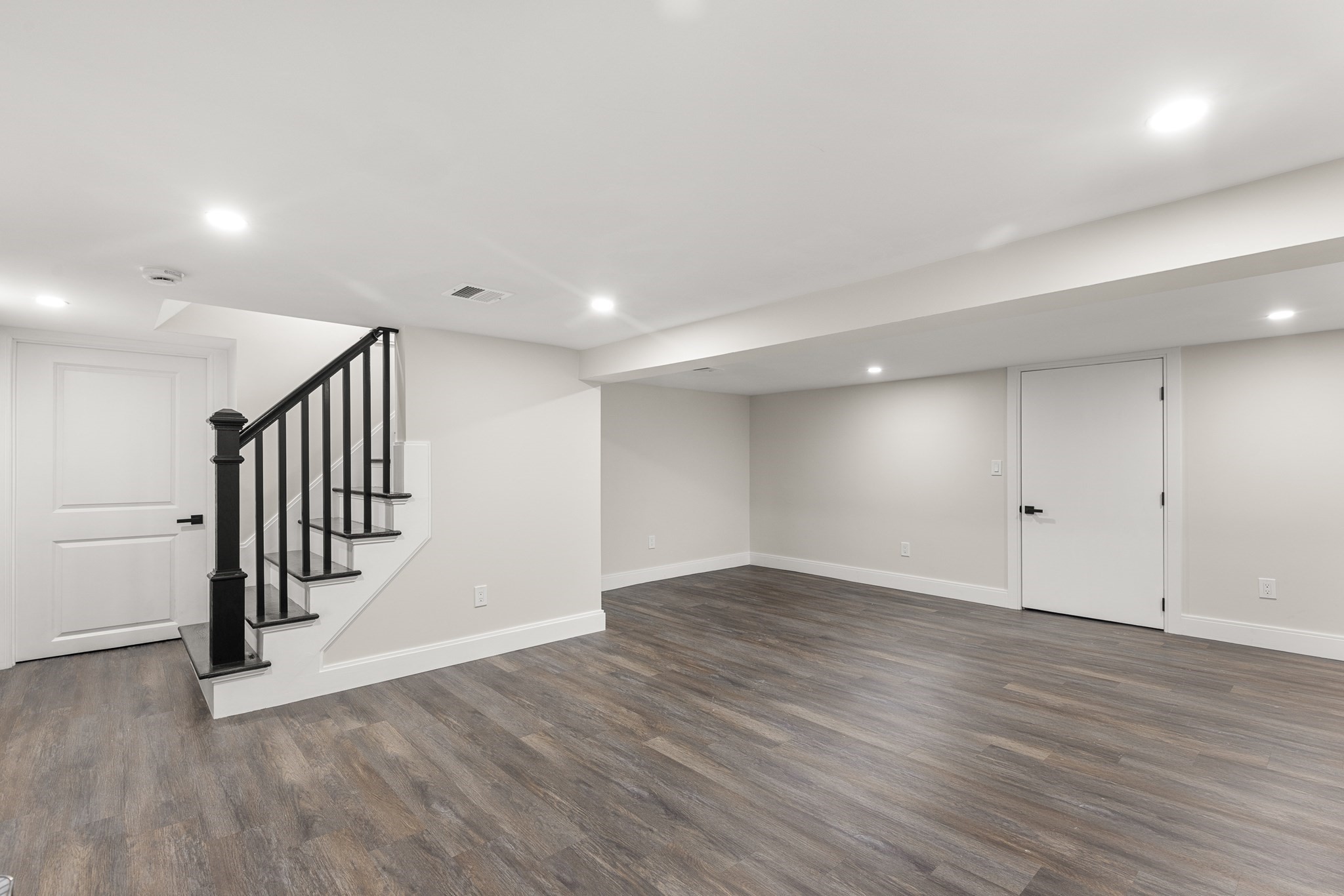 9 Essex Road Property Photo 32