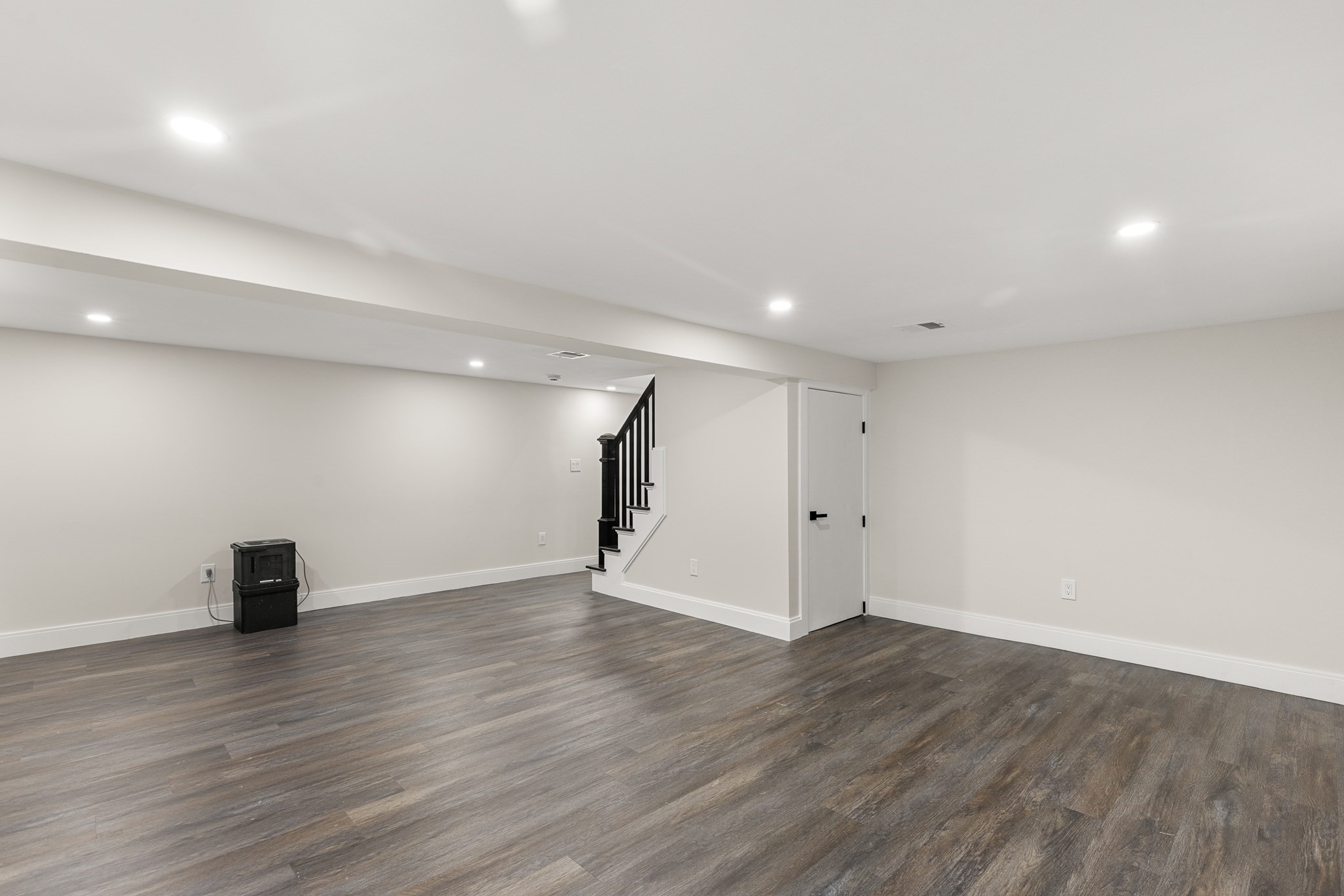 9 Essex Road Property Photo 33