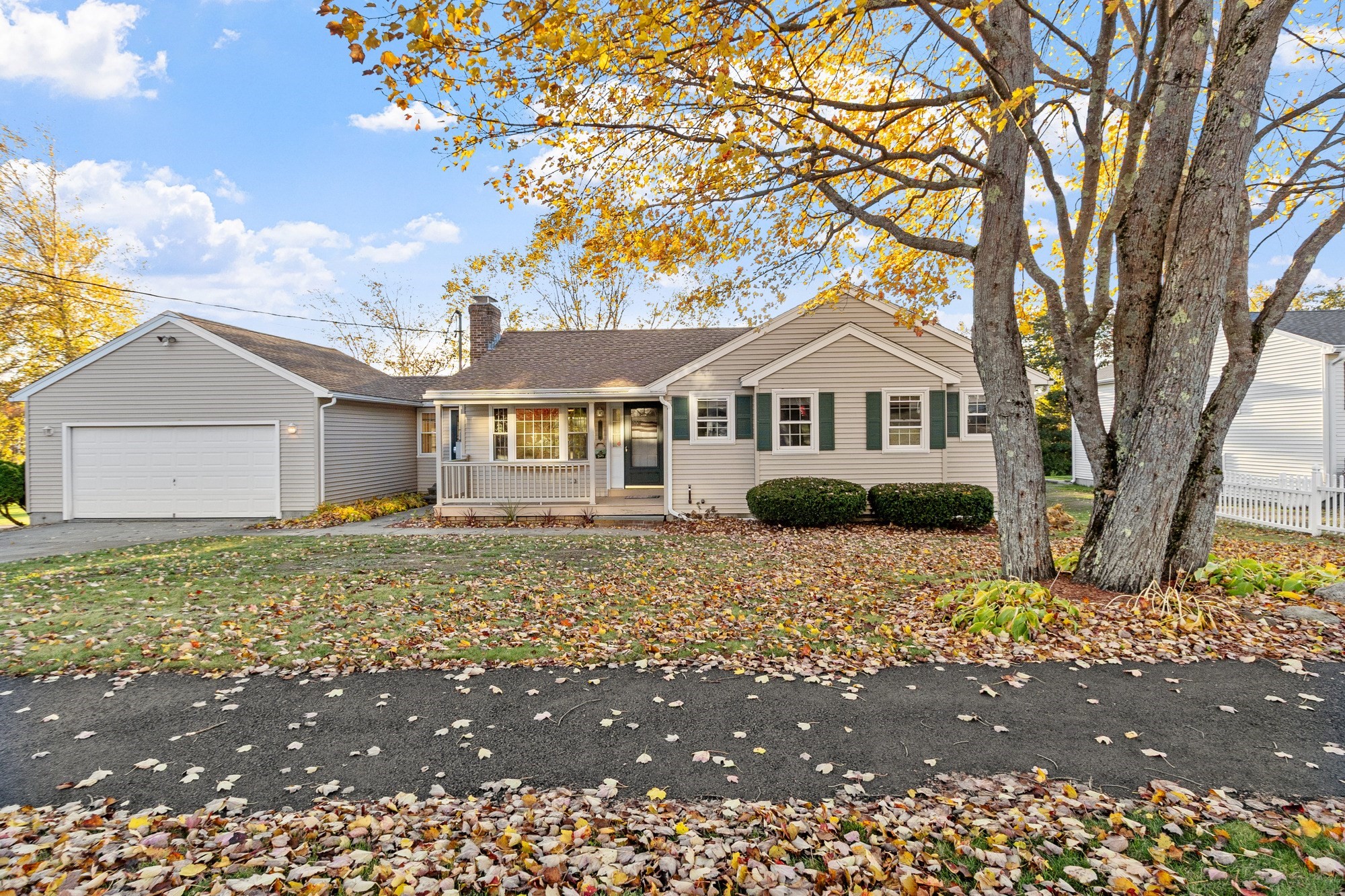 122 Century Way Property Photo 1