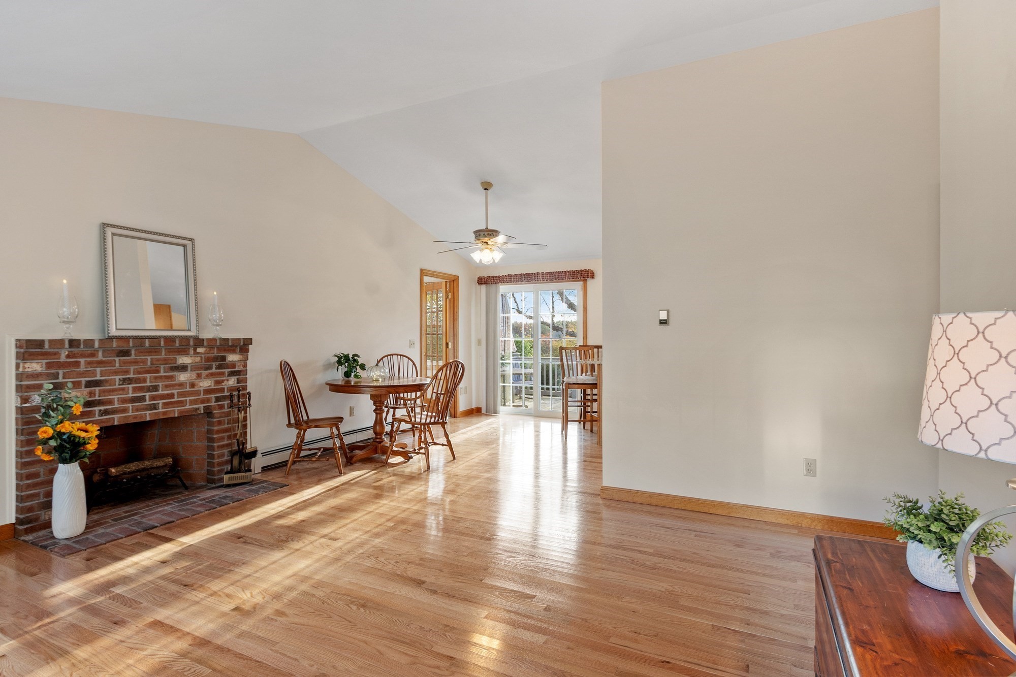 122 Century Way Property Photo 5