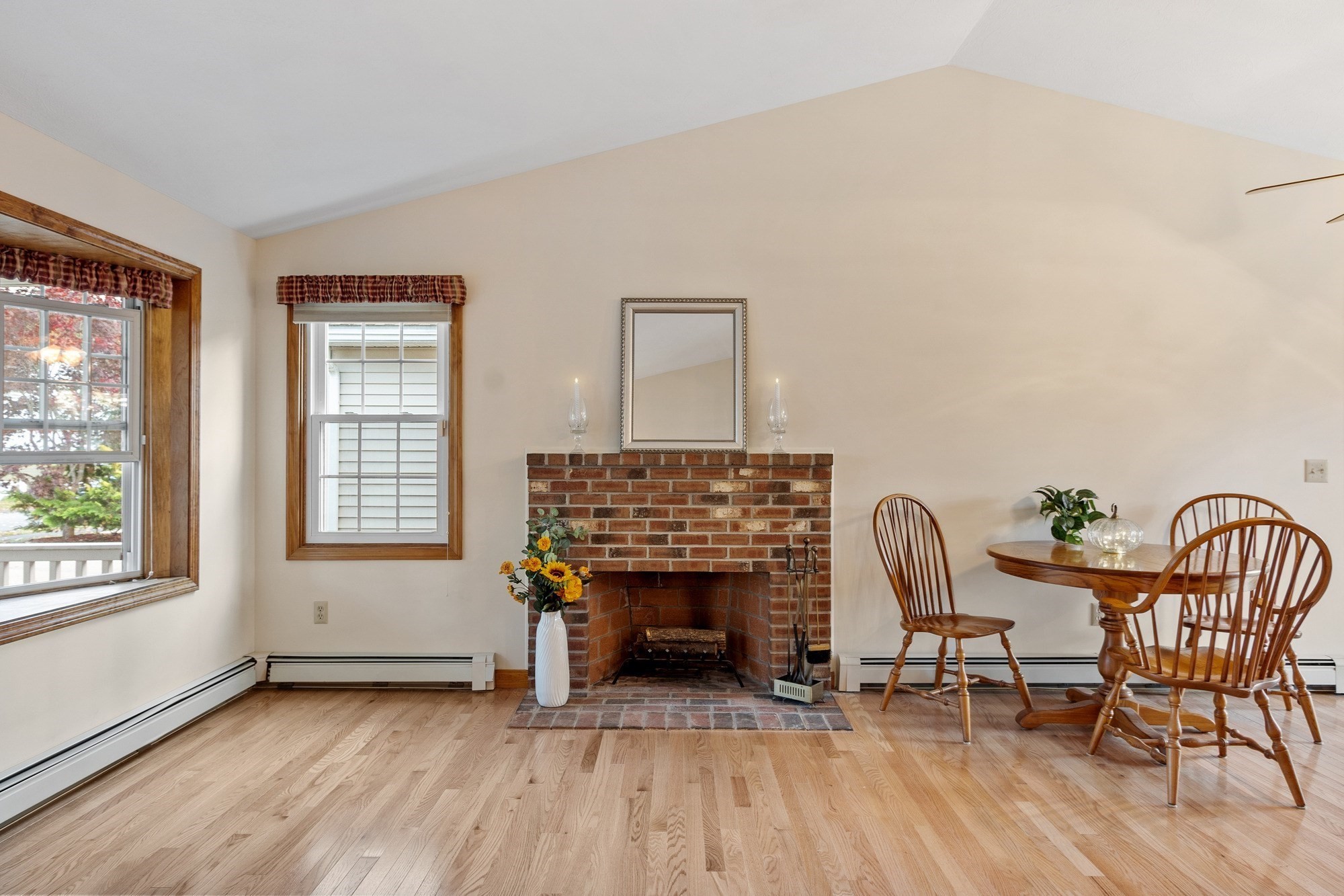 122 Century Way Property Photo 6