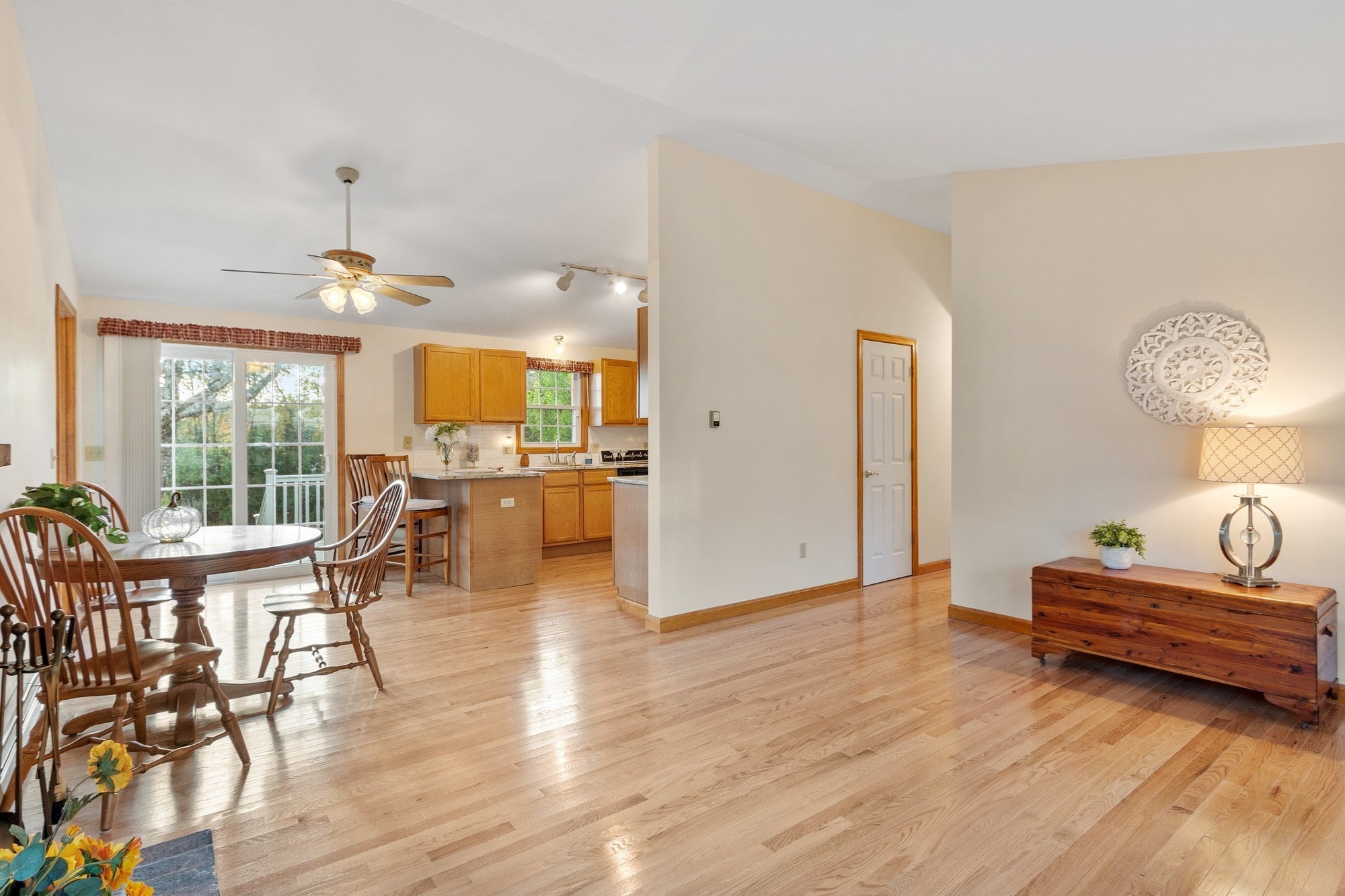 122 Century Way Property Photo 7