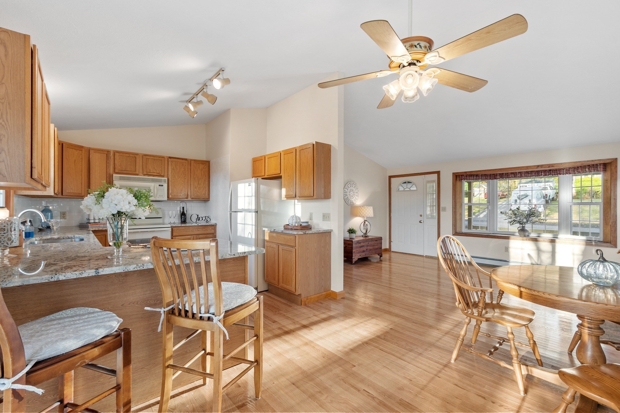 122 Century Way Property Photo 9