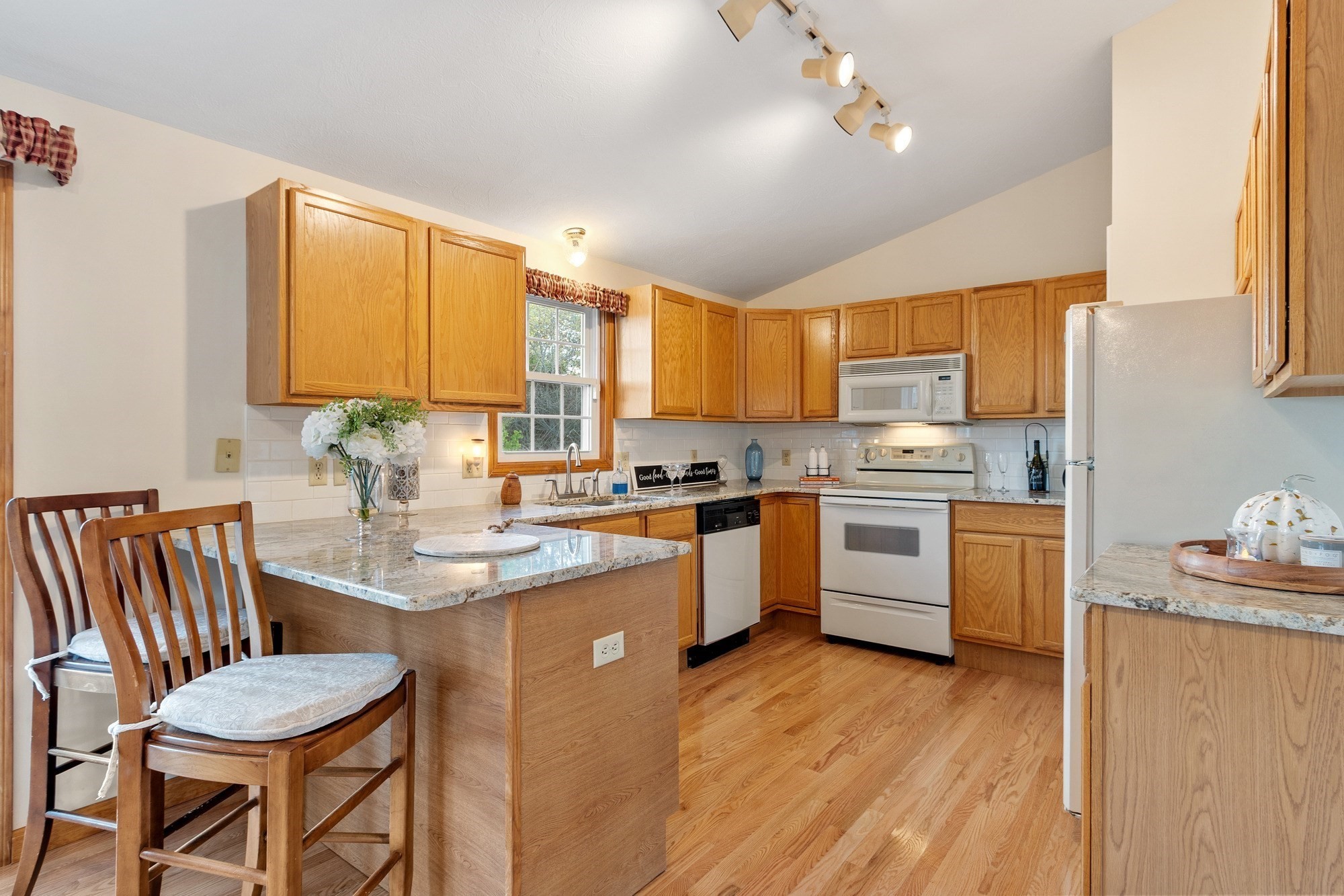 122 Century Way Property Photo 10