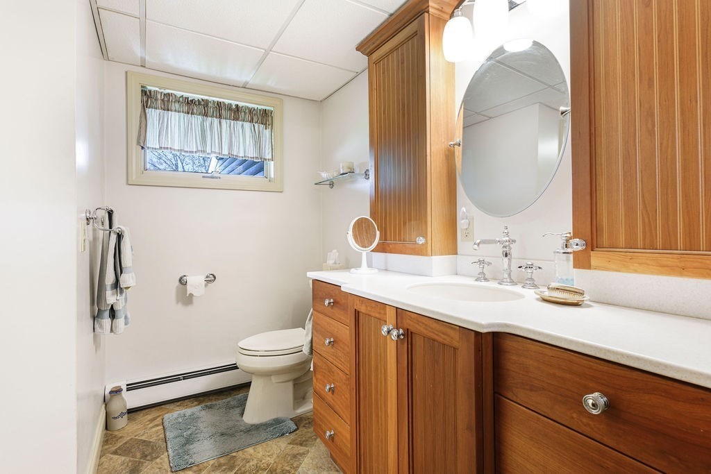25 Lamoureux Blvd Property Photo 6