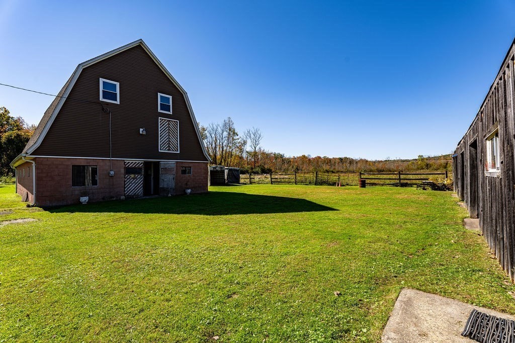 25 Lamoureux Blvd Property Photo 26