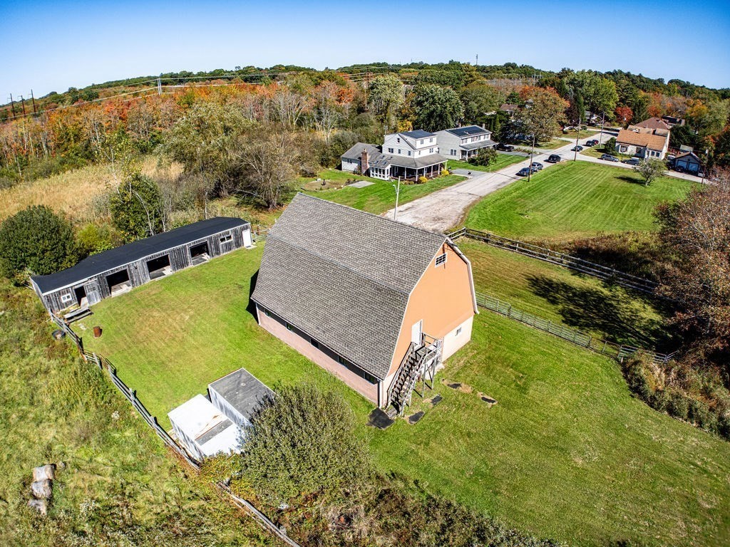 25 Lamoureux Blvd Property Photo 37