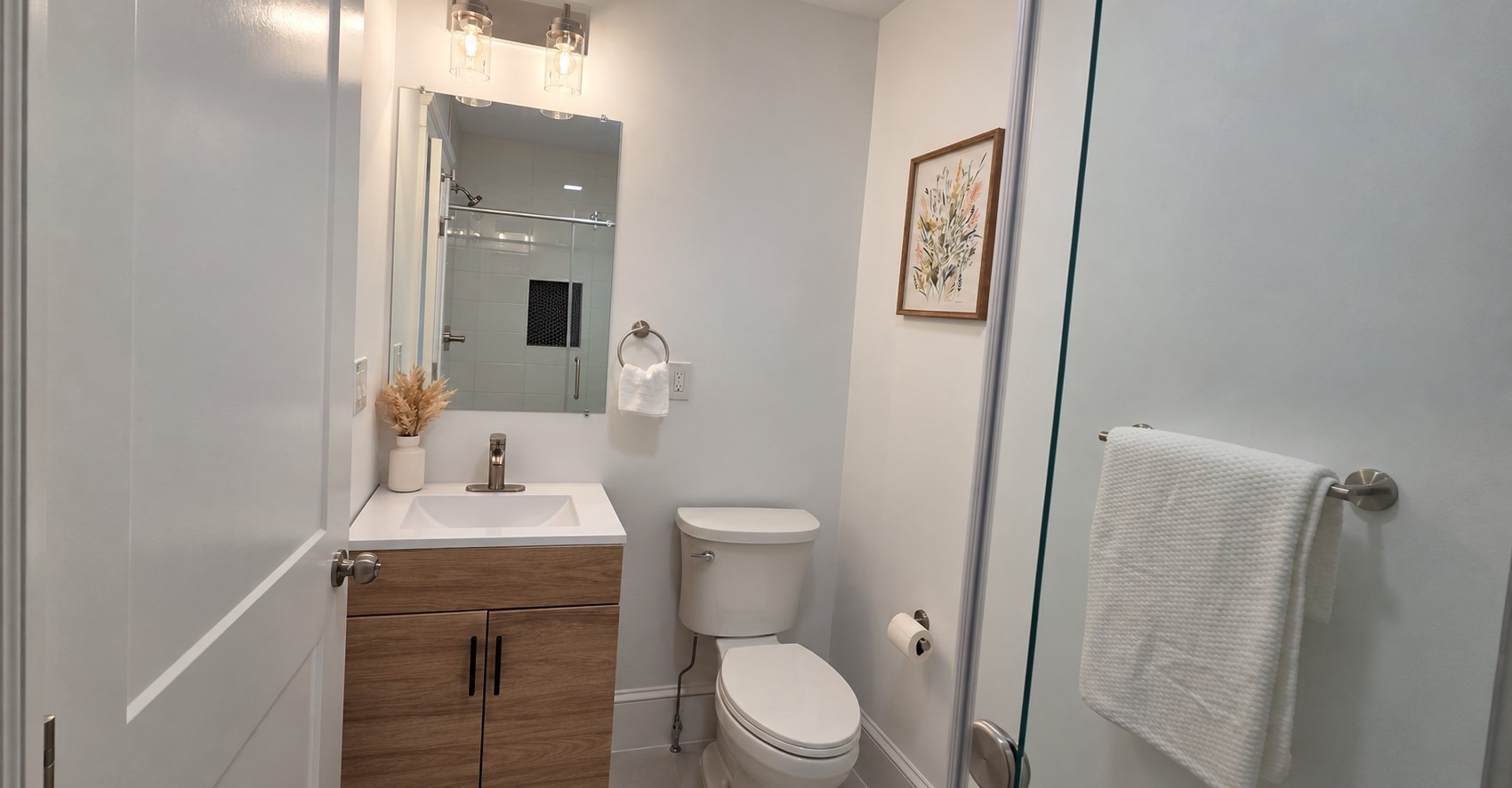 15 Howard St Property Photo 8