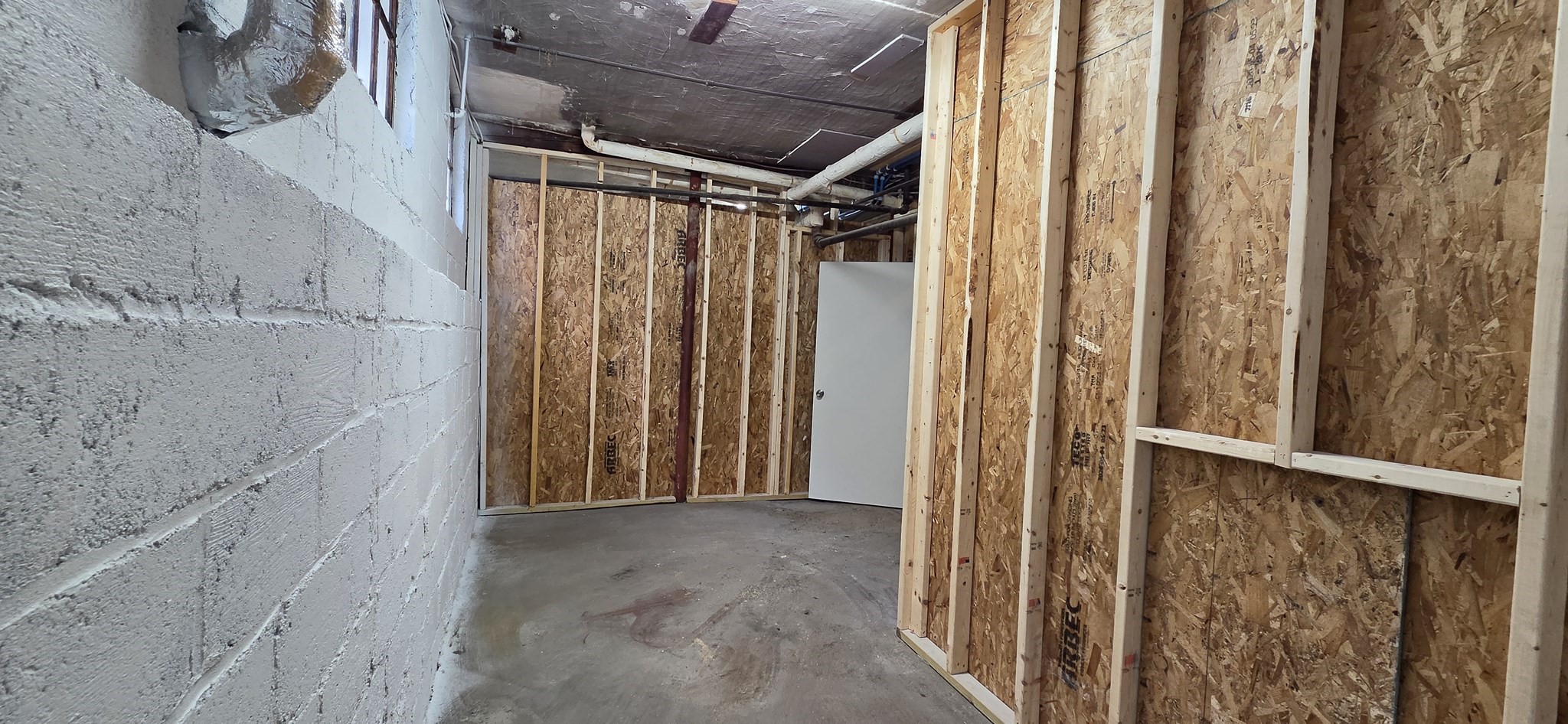15 Howard St Property Photo 14