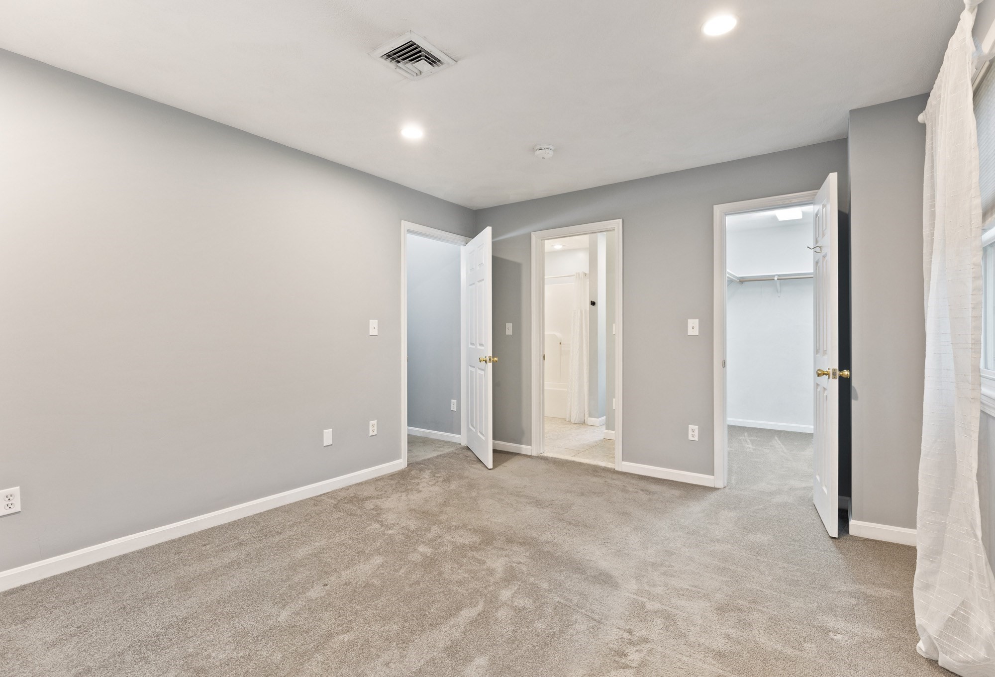 13 Walnut St Property Photo 27