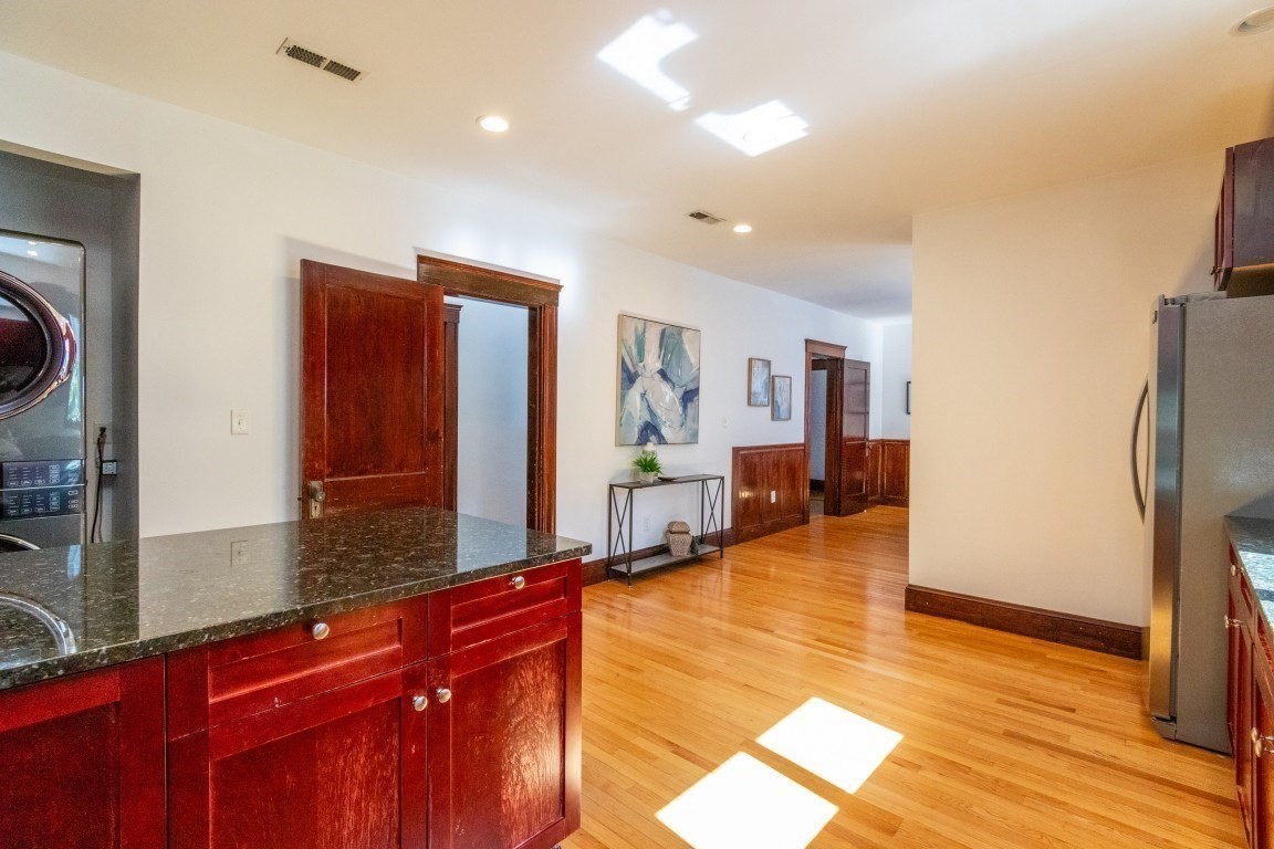 37 Cedrus Ave # 37 Property Photo 14