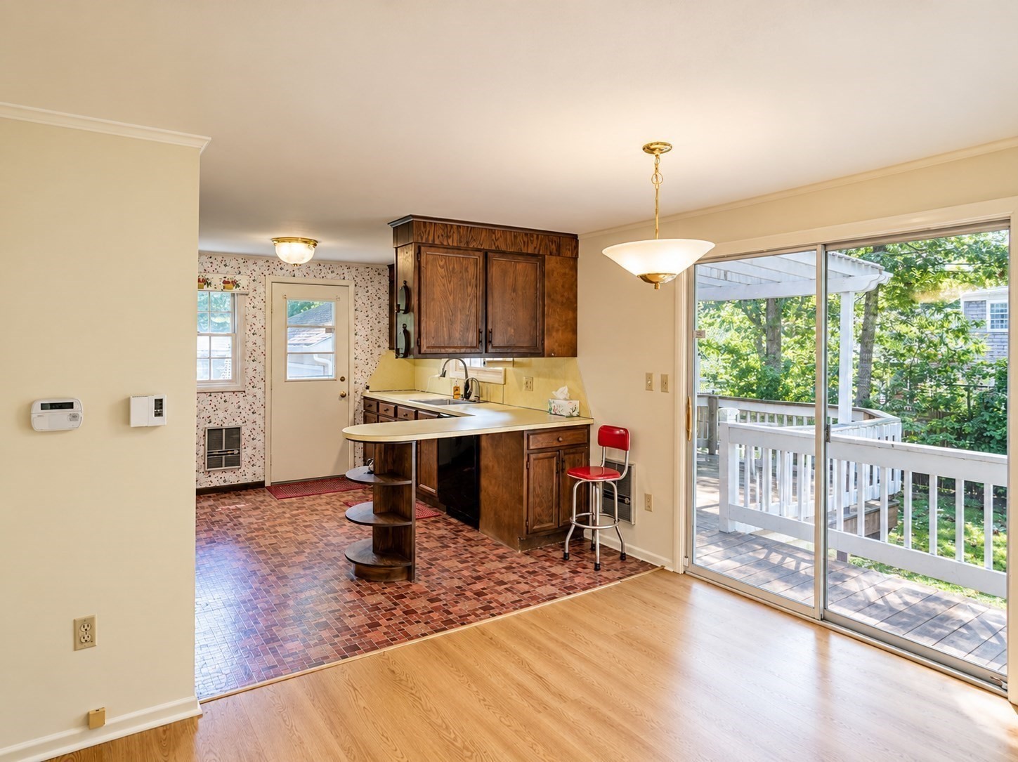 21 First Property Photo 7