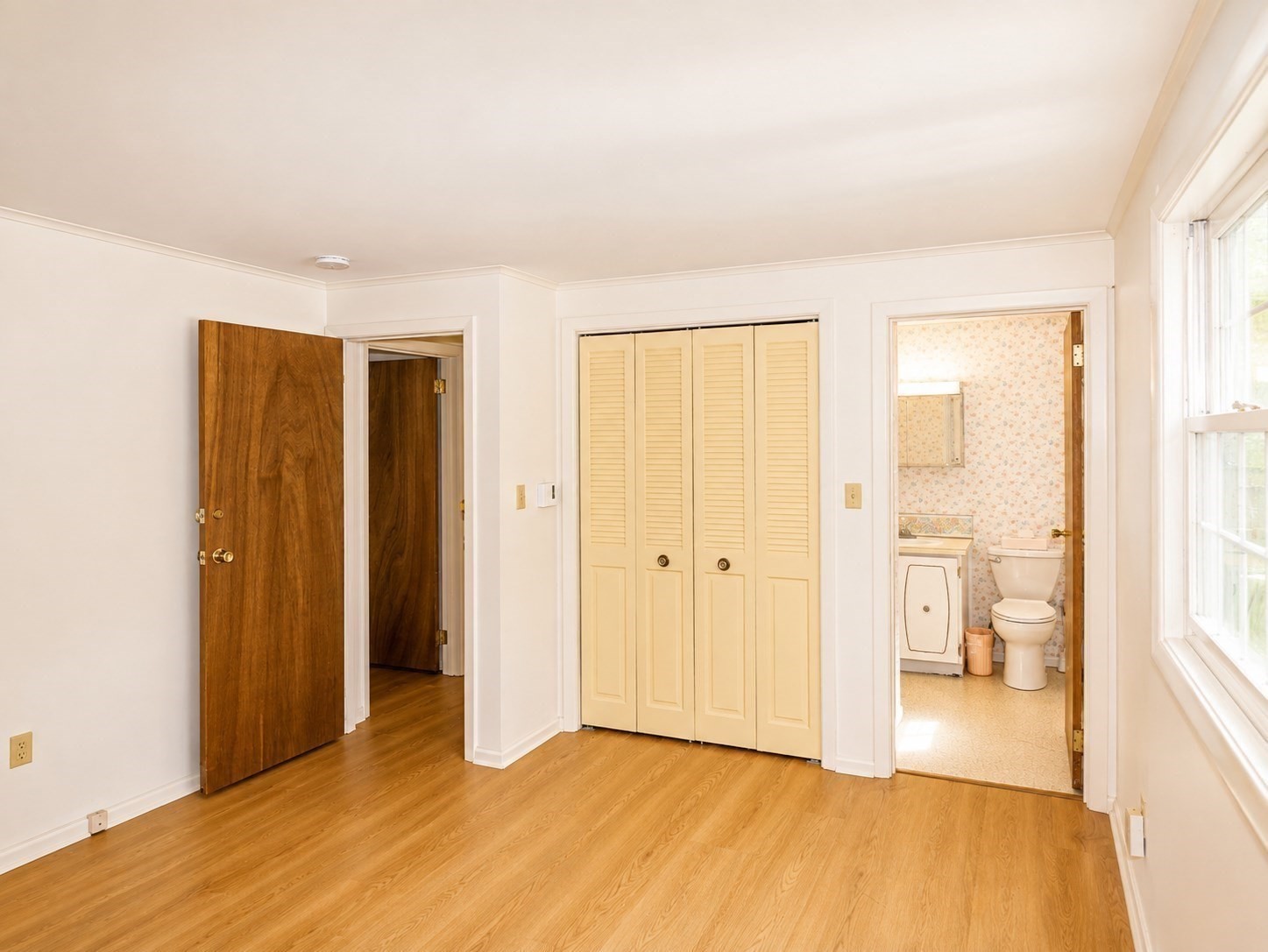 21 First Property Photo 18