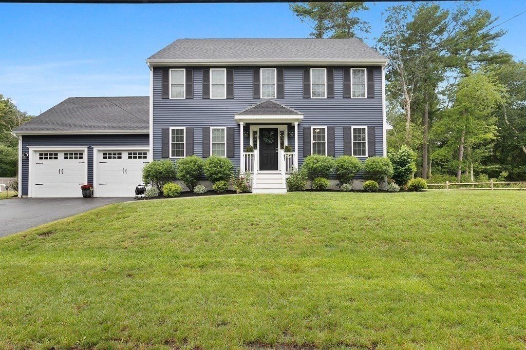 75 Old Oak St Property Photo 1