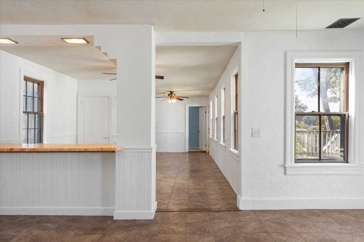 13 Congress St Property Photo 8