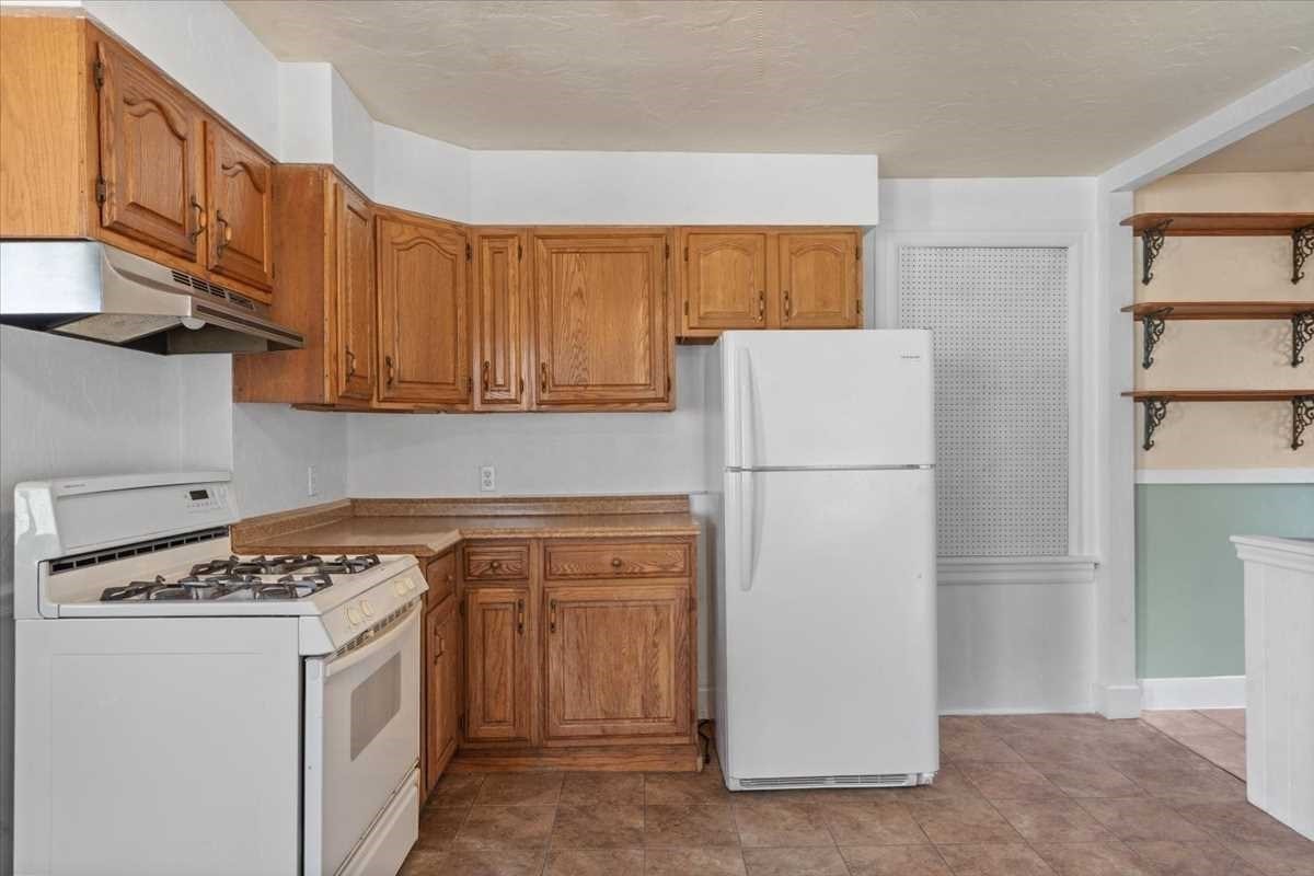 13 Congress St Property Photo 15