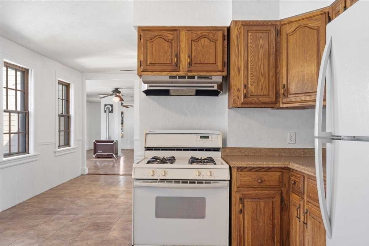 13 Congress St Property Photo 16